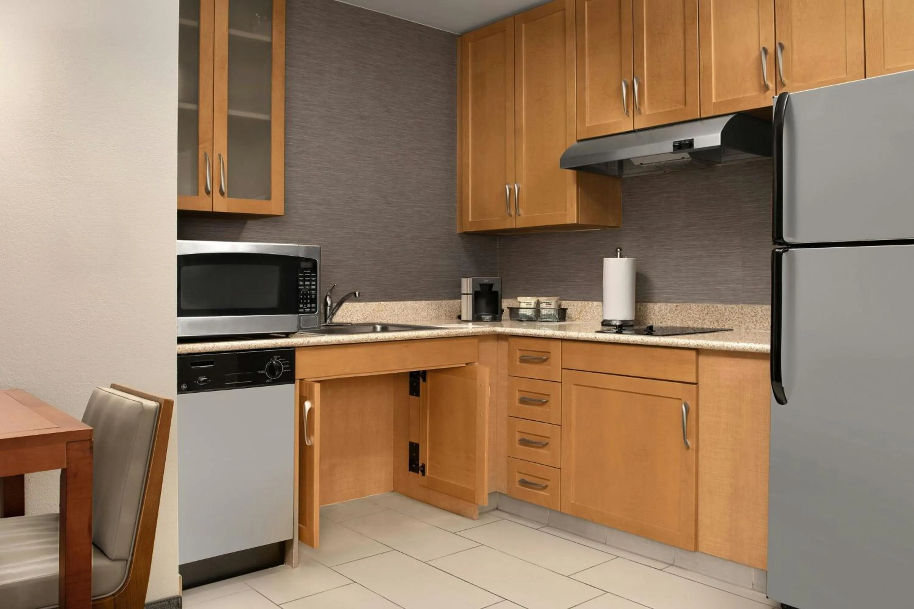 Kitchen or kitchenette in Residence Inn Syracuse Downtown at Armory Square