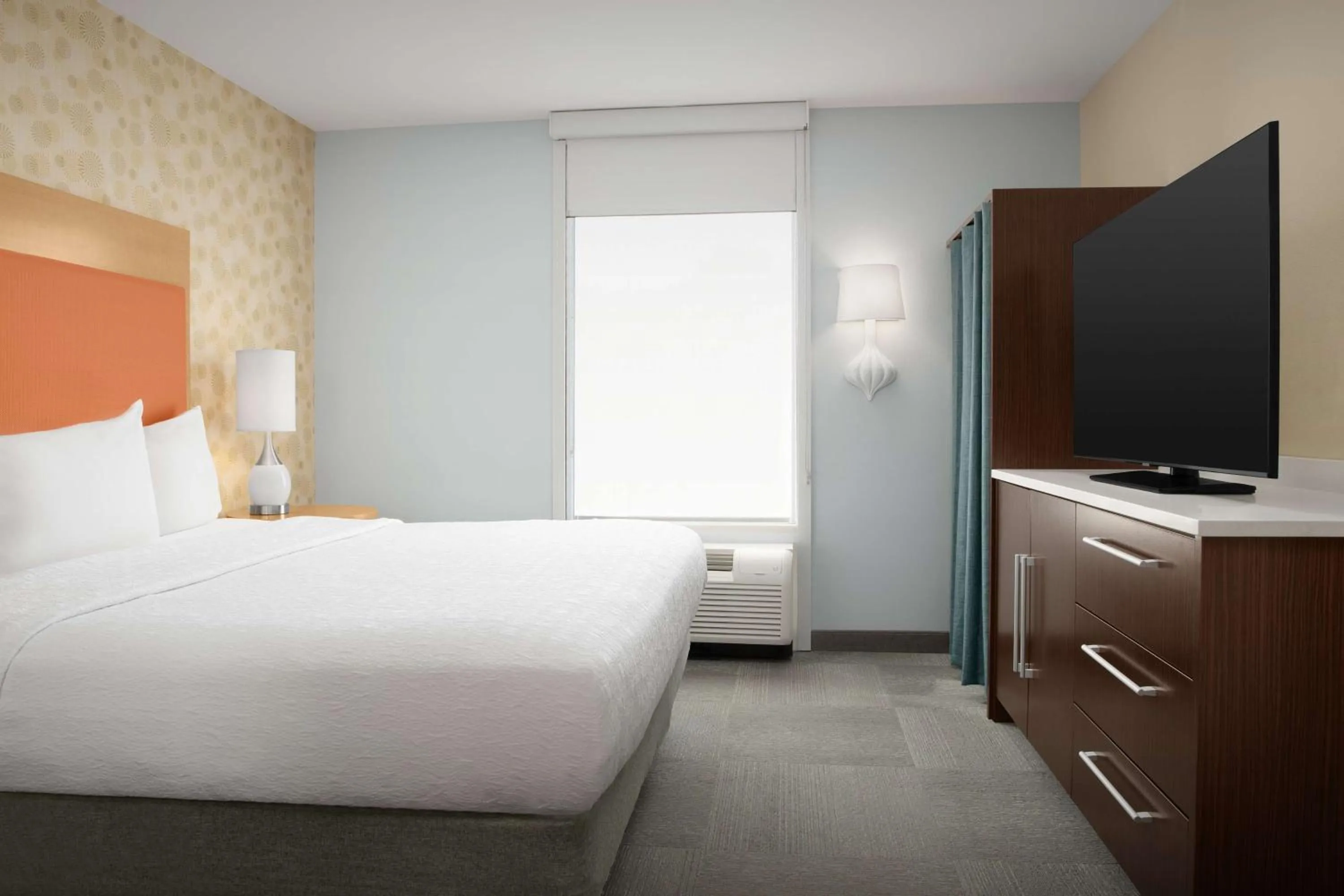 Bed in Home2 Suites by Hilton Baltimore/White Marsh