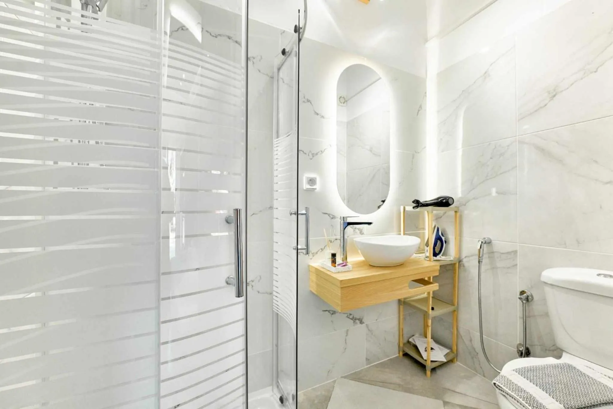 Bathroom in Villa Gereoudis Apartments with Sea View & Pool