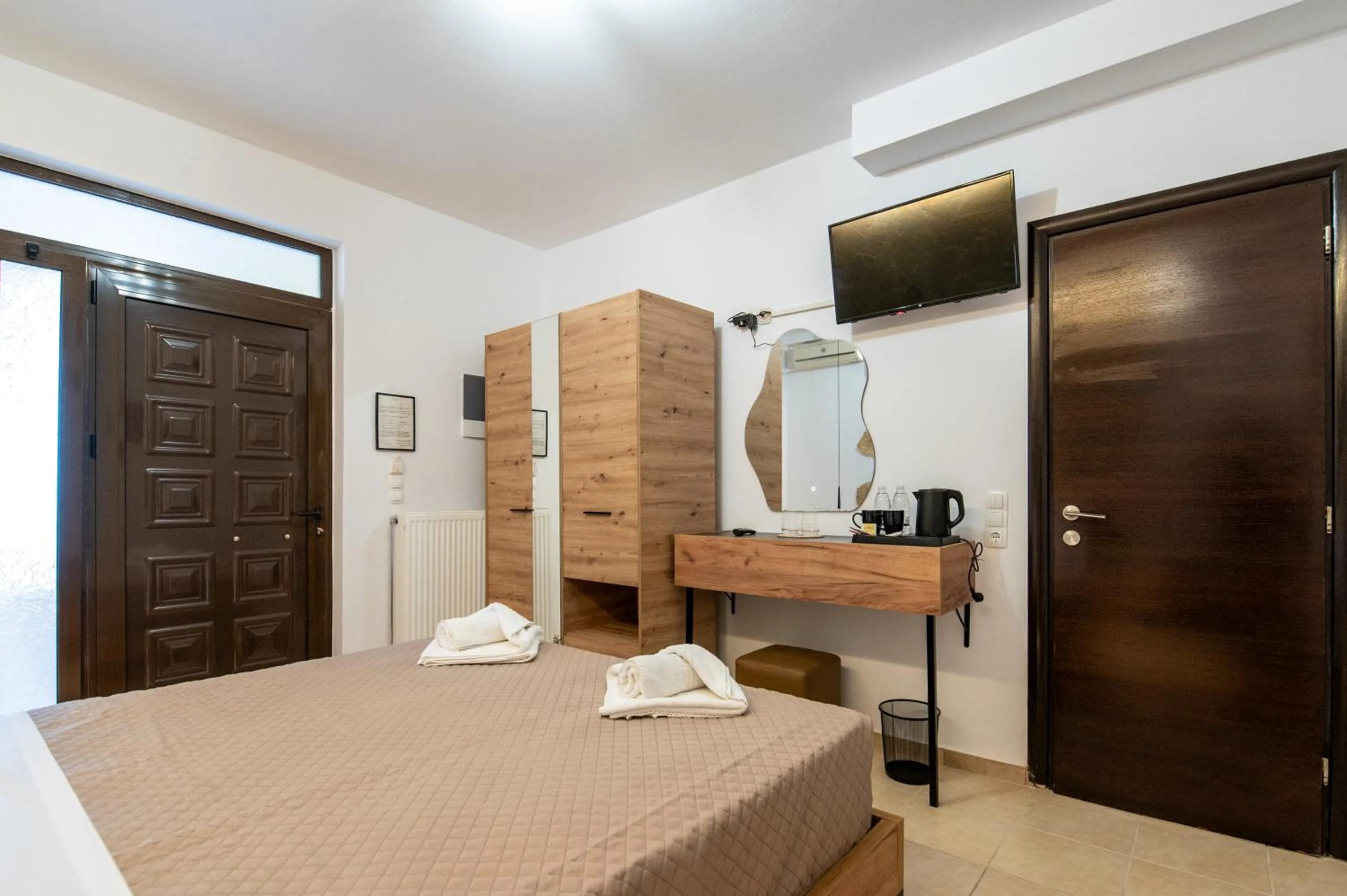 Photo of the whole room, Bed in Villa Gereoudis Apartments with Sea View & Pool