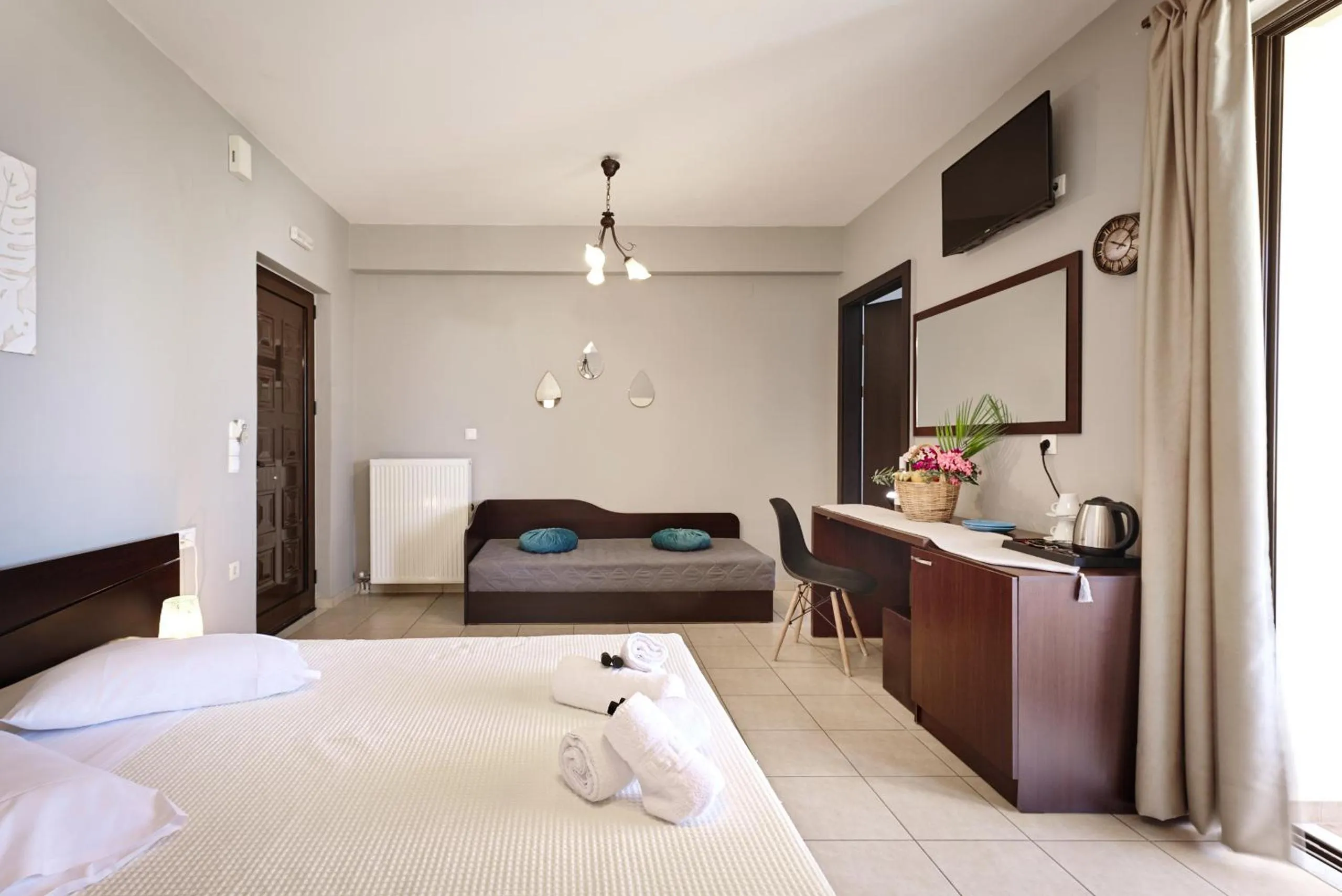 Bed in Villa Gereoudis Apartments with Sea View & Pool