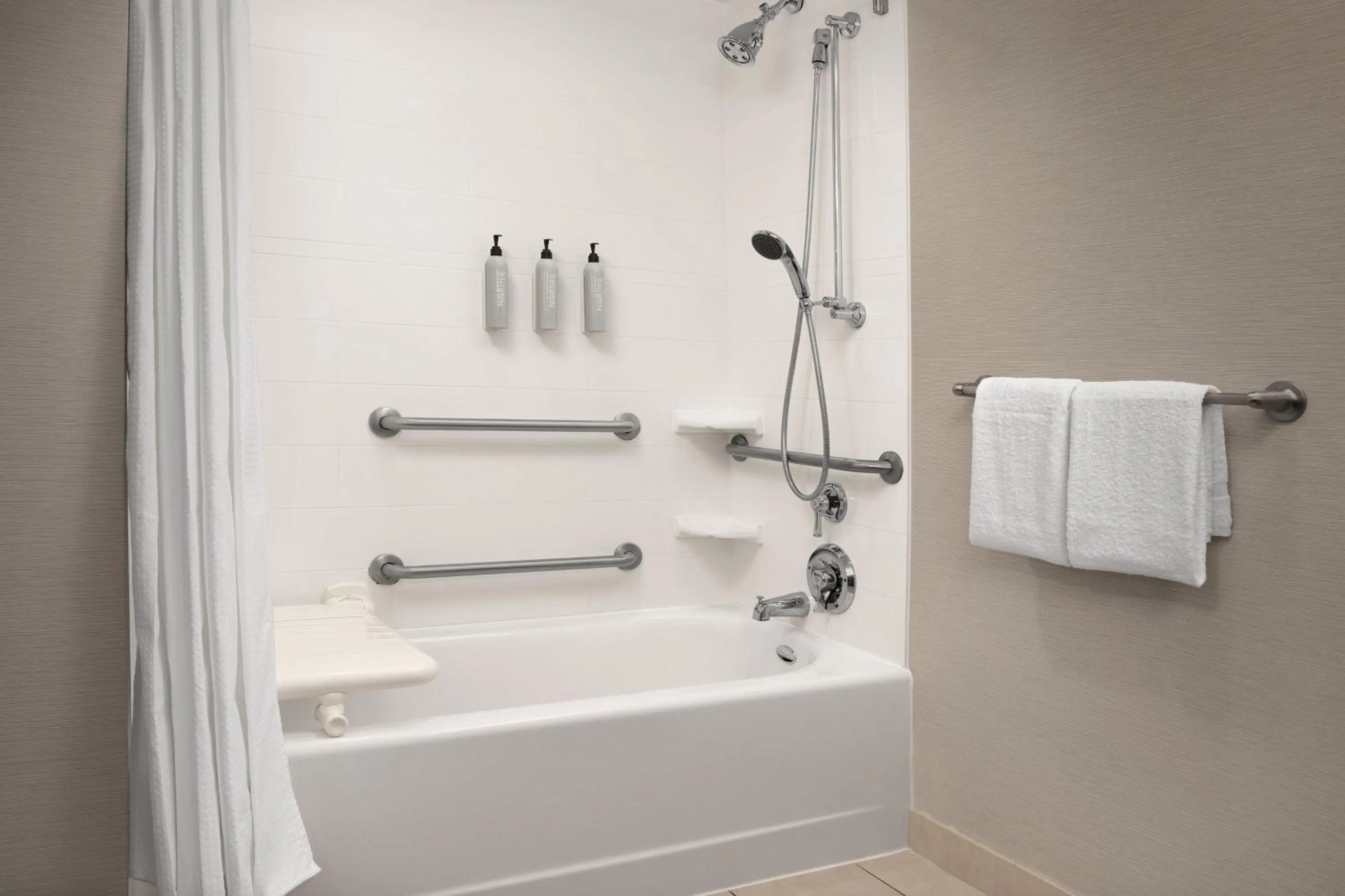 Bathroom in Courtyard Syracuse Downtown at Armory Square