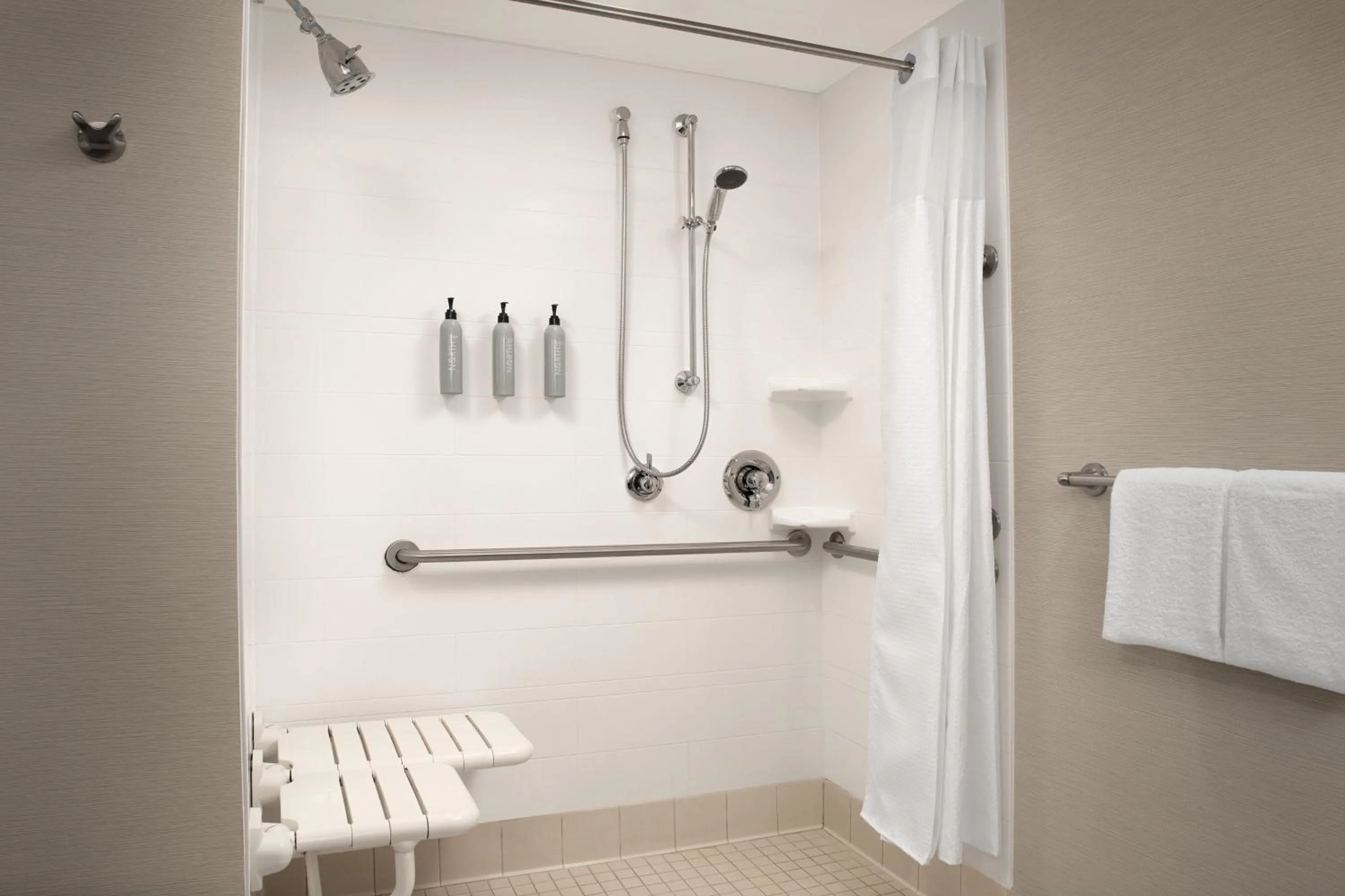 Bathroom in Courtyard Syracuse Downtown at Armory Square