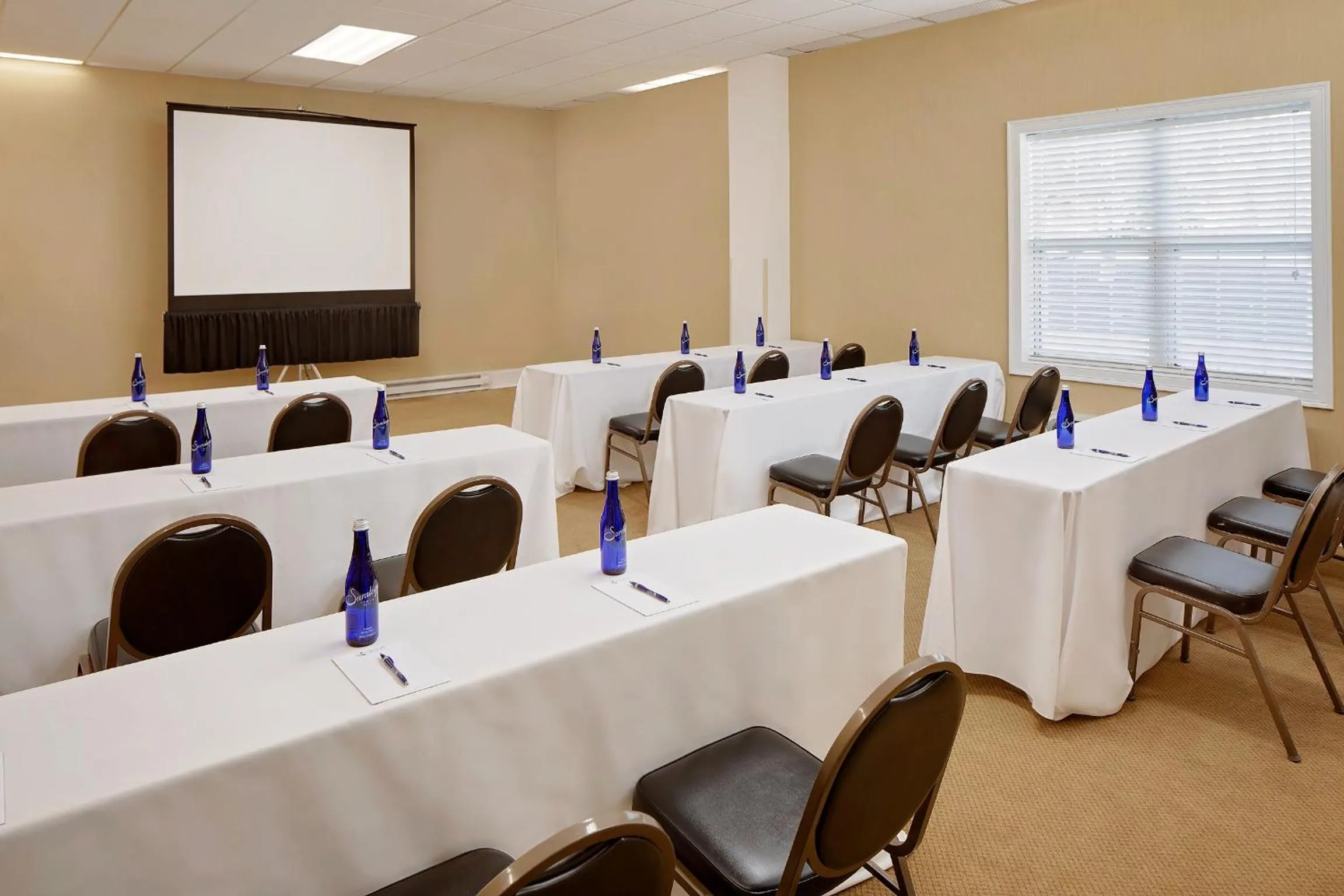 Meeting/conference room in Westford Regency Inn & Conference Center