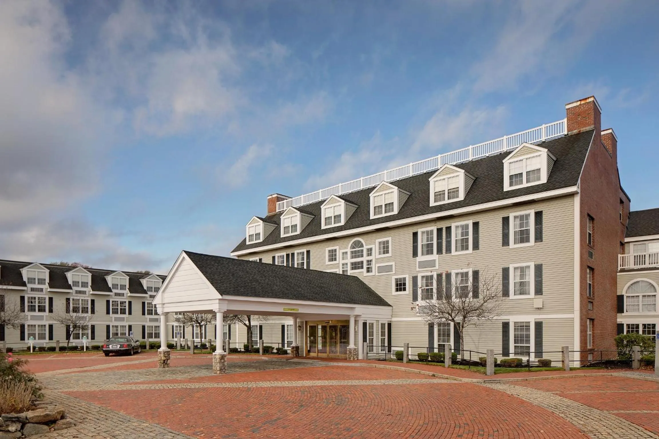 Facade/entrance in Westford Regency Inn & Conference Center