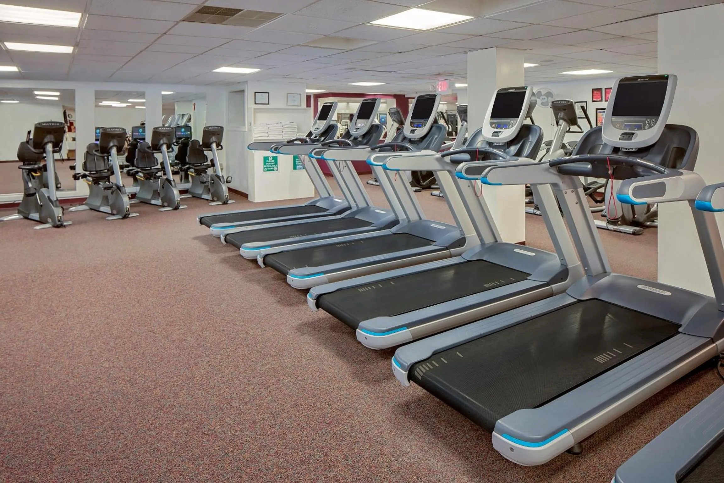 Fitness centre/facilities in Westford Regency Inn & Conference Center