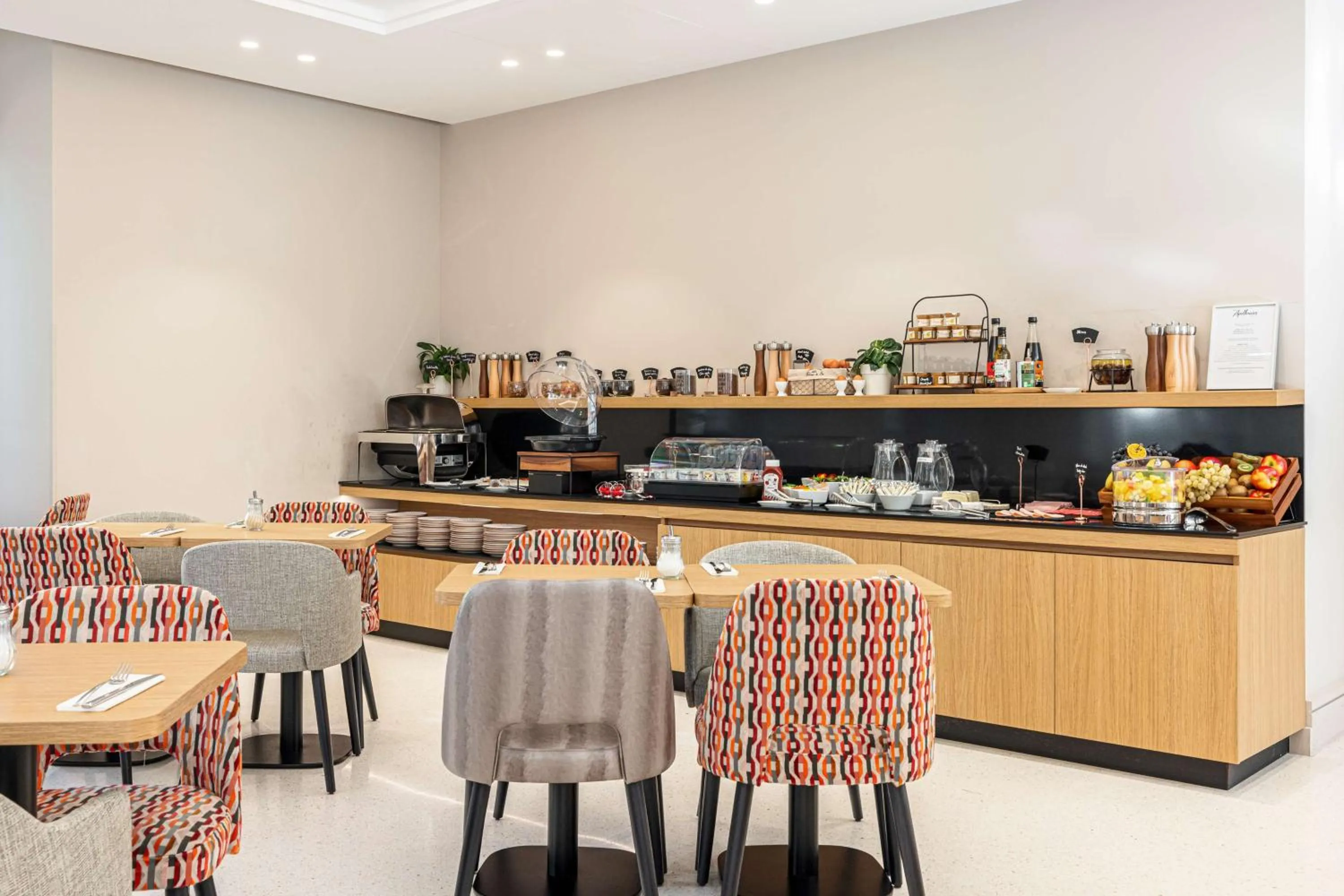 Breakfast in Hôtel Apollinaire Nice