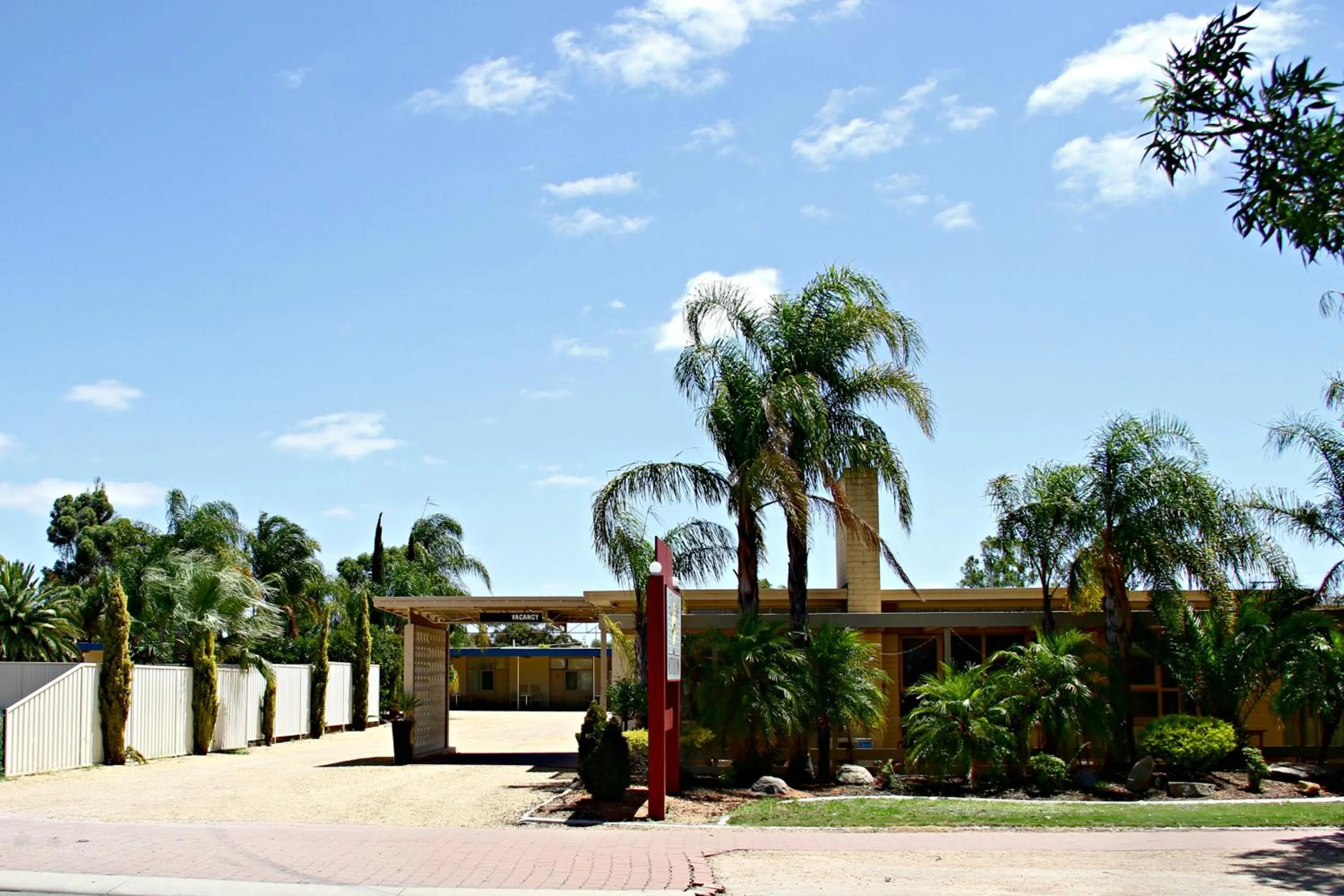 Facade/entrance in Renmark Motor Inn