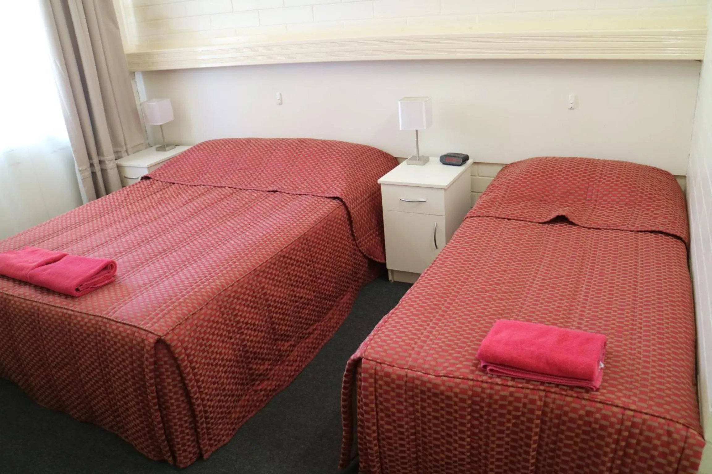 Photo of the whole room, Bed in Renmark Motor Inn