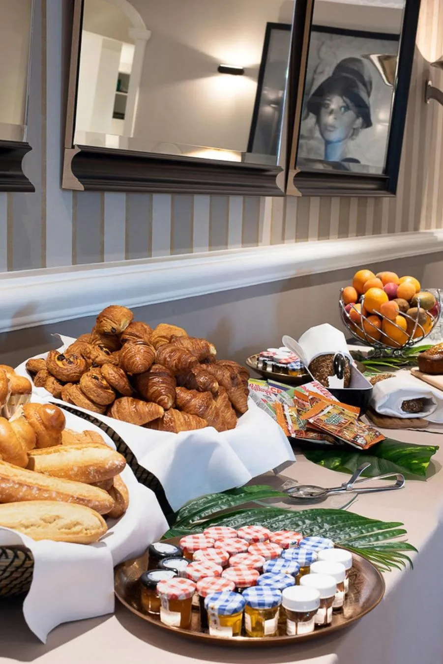 Food and drinks in Hôtel Château de la Tour Cannes