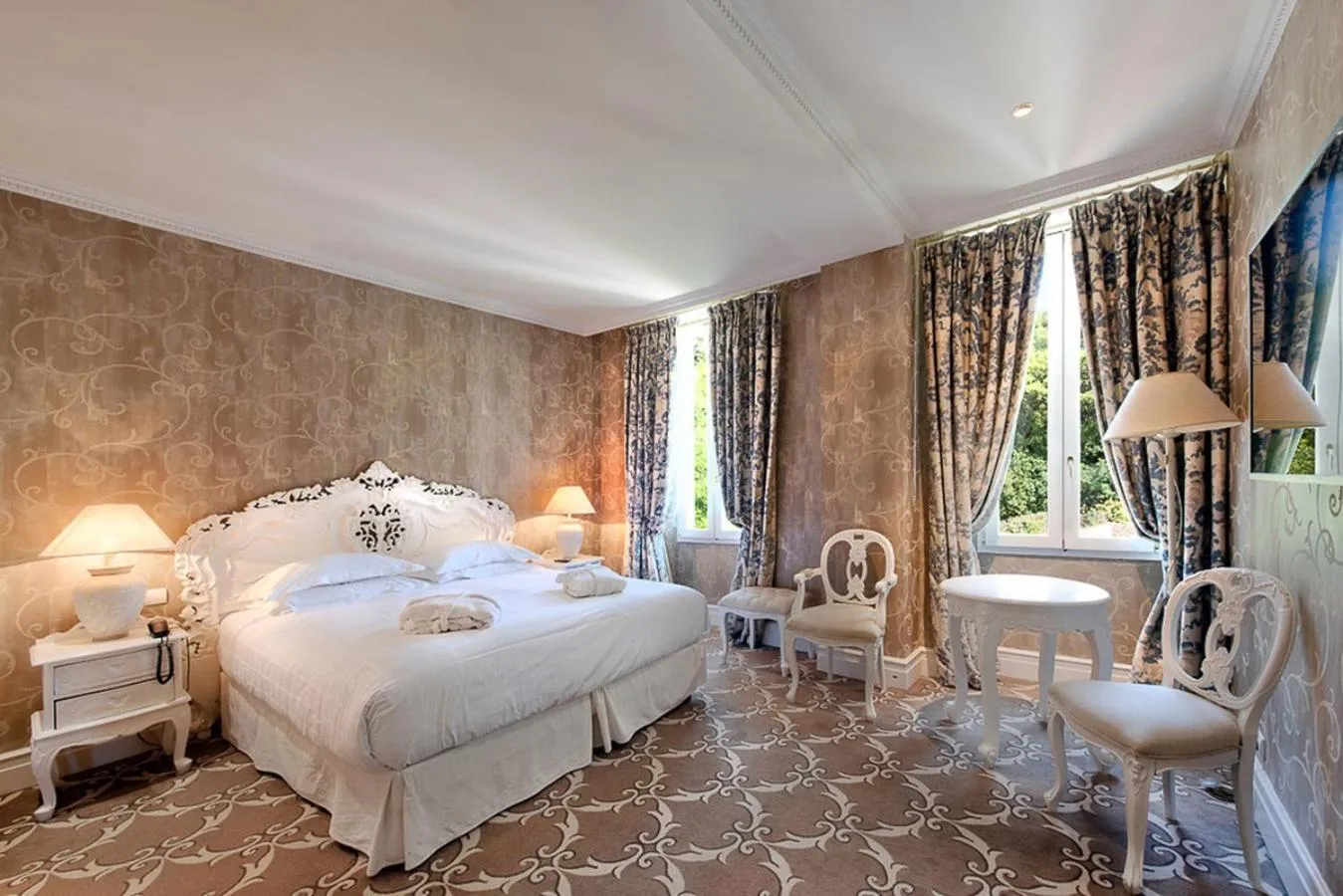 Bedroom, Bed in Hôtel Château de la Tour Cannes