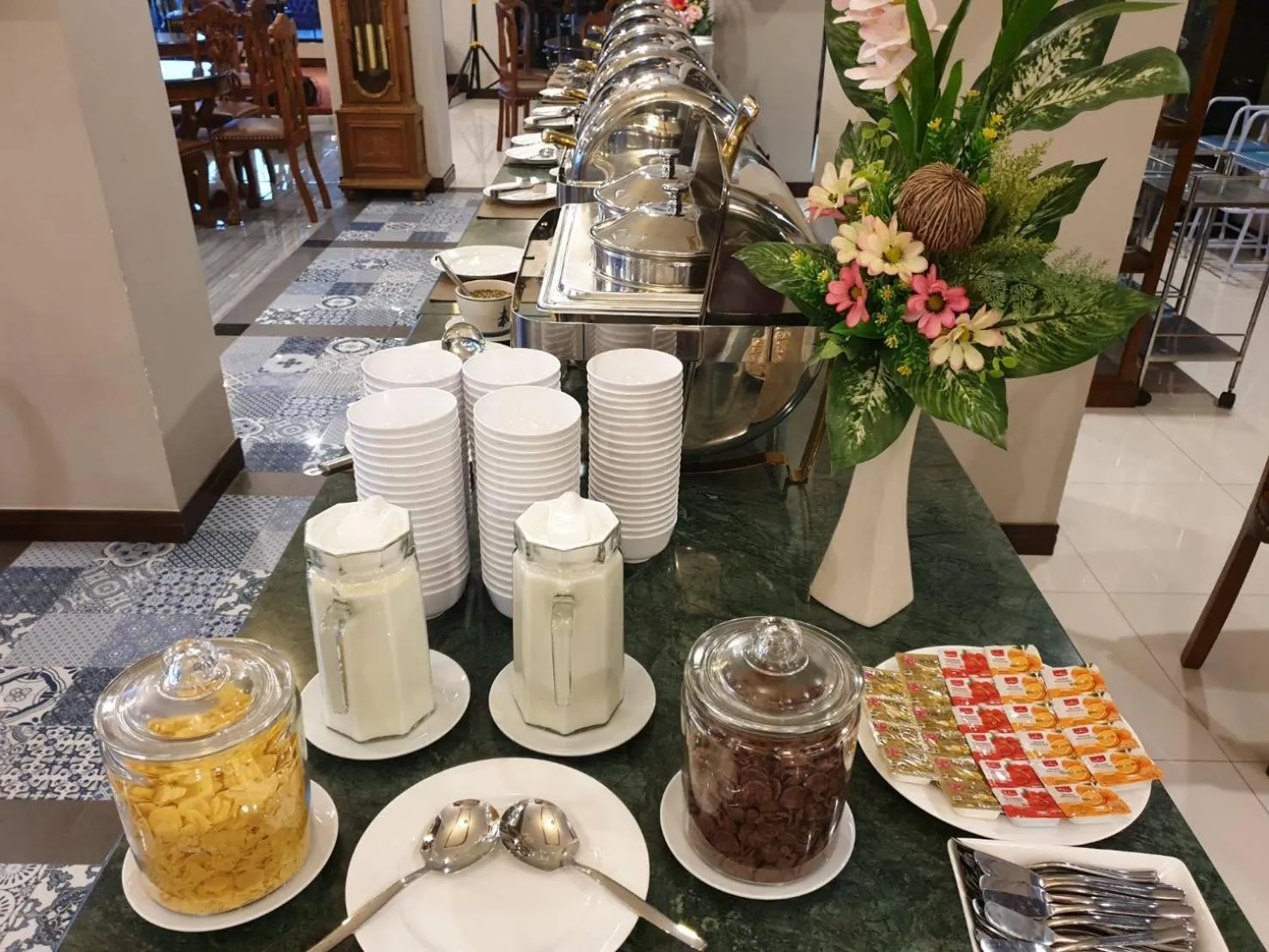 Breakfast in Chunlee Grand Korat