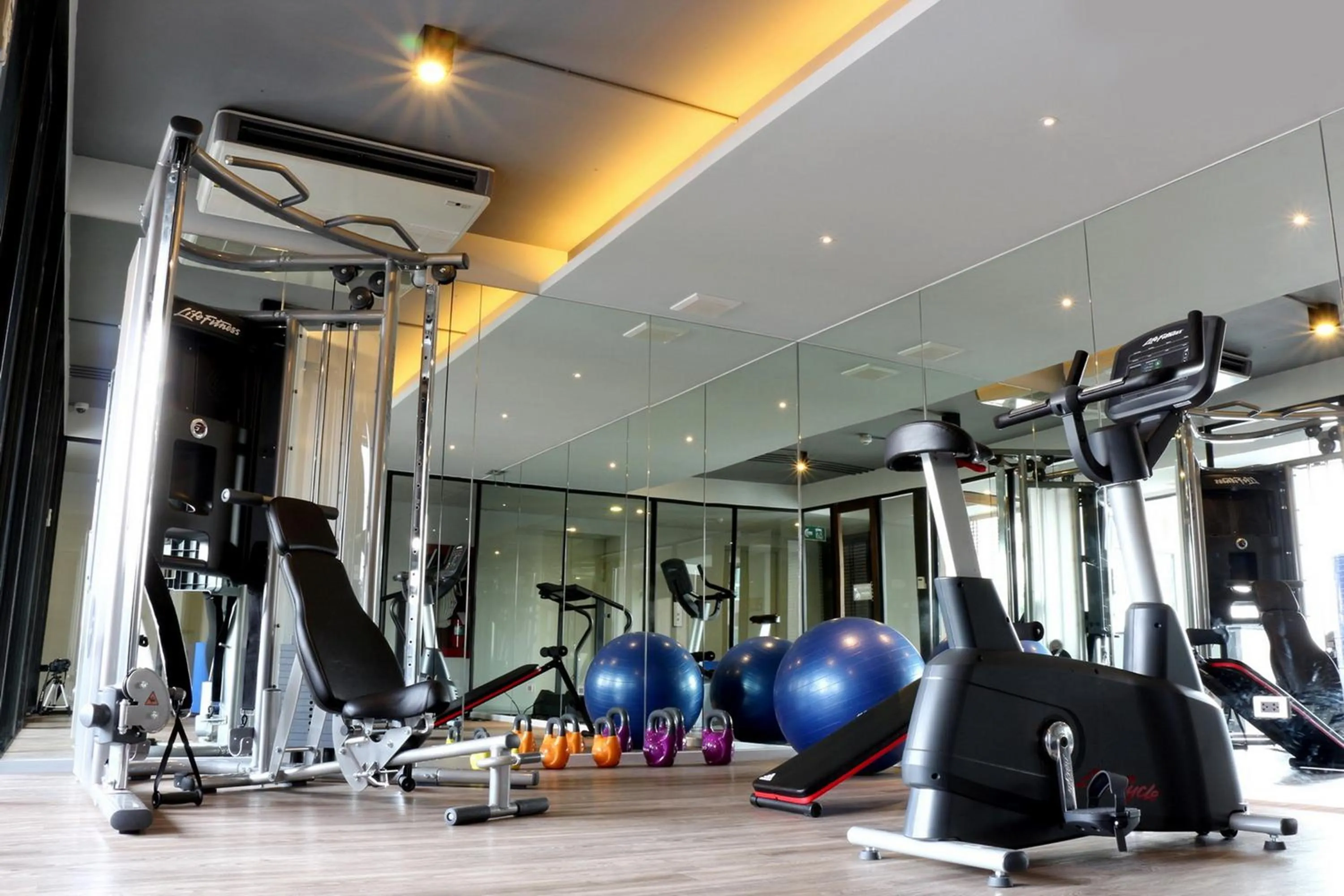 Fitness centre/facilities in Cinnamon Hotel Bangkok