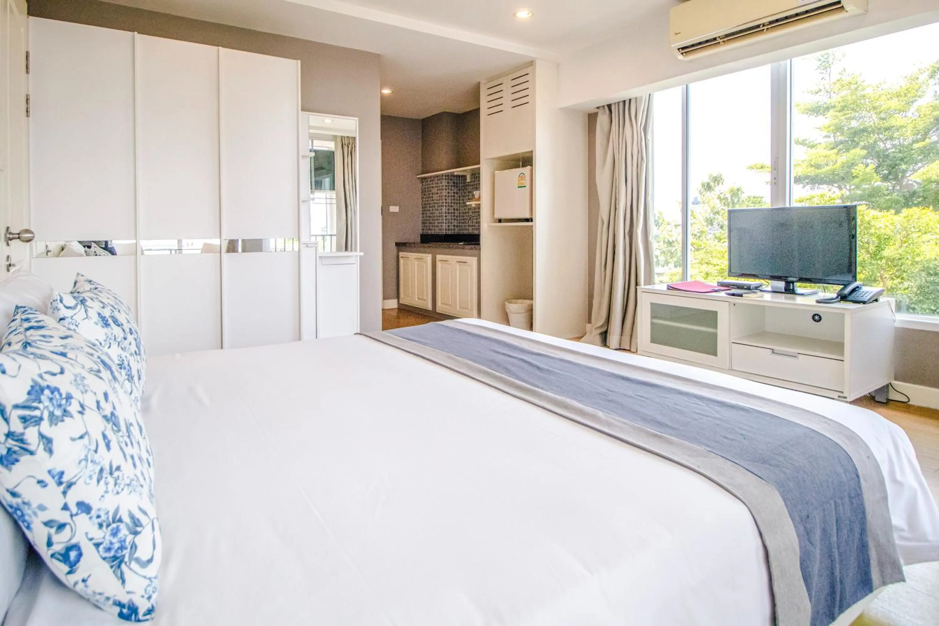 Bedroom, Bed in Cinnamon Hotel Bangkok