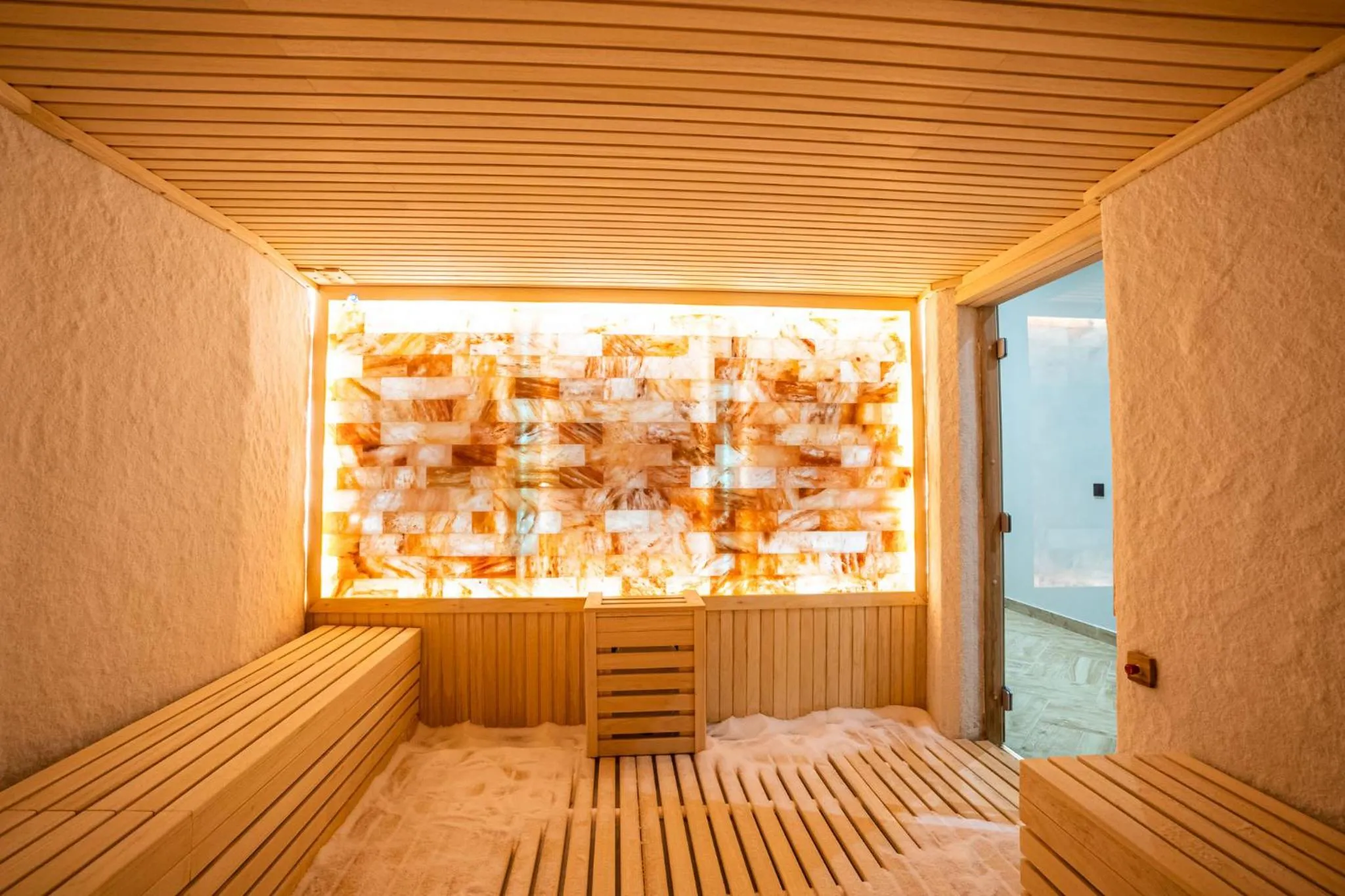 Spring, Bed in Hotel Tonanti