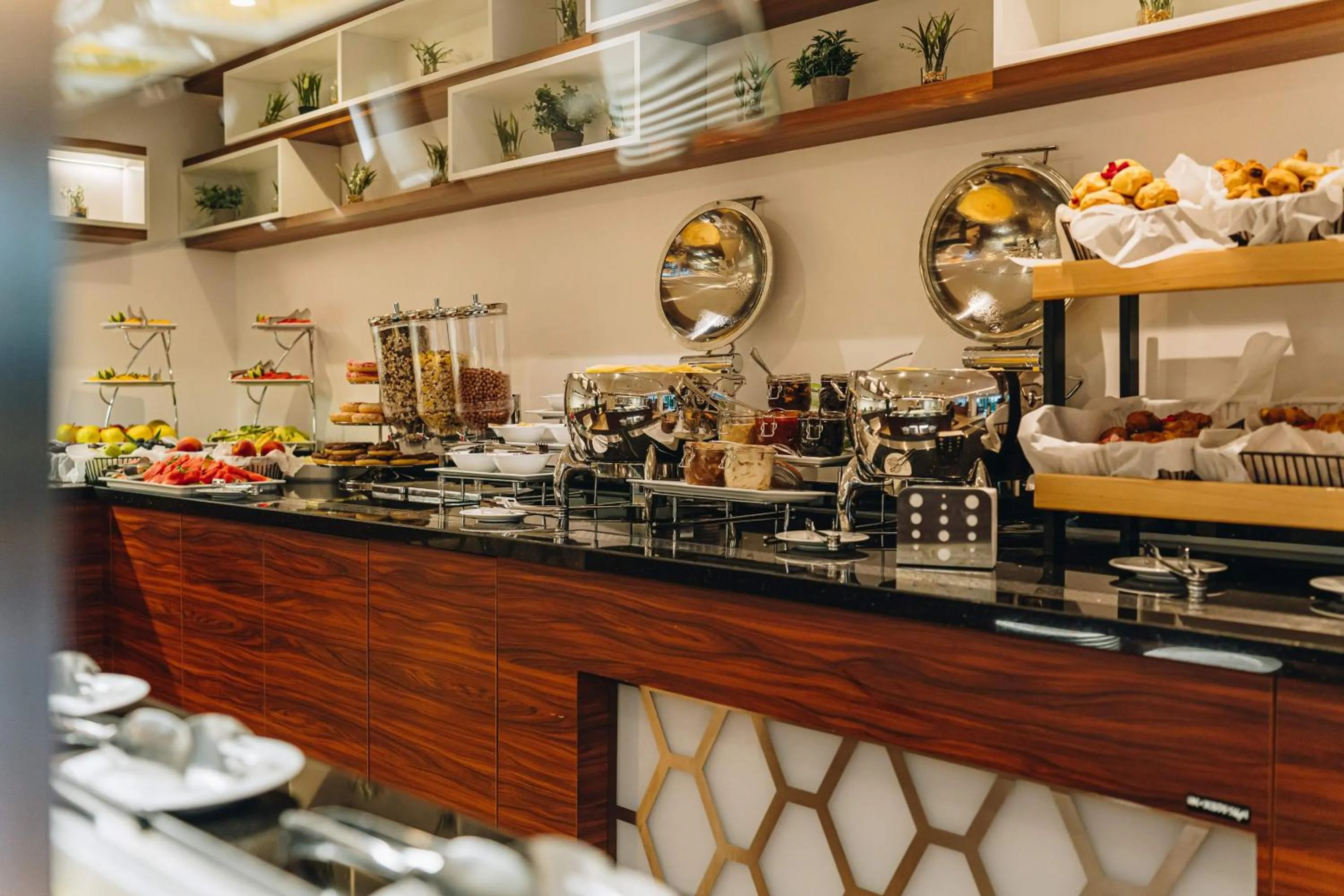 Food and drinks in Hotel Tonanti