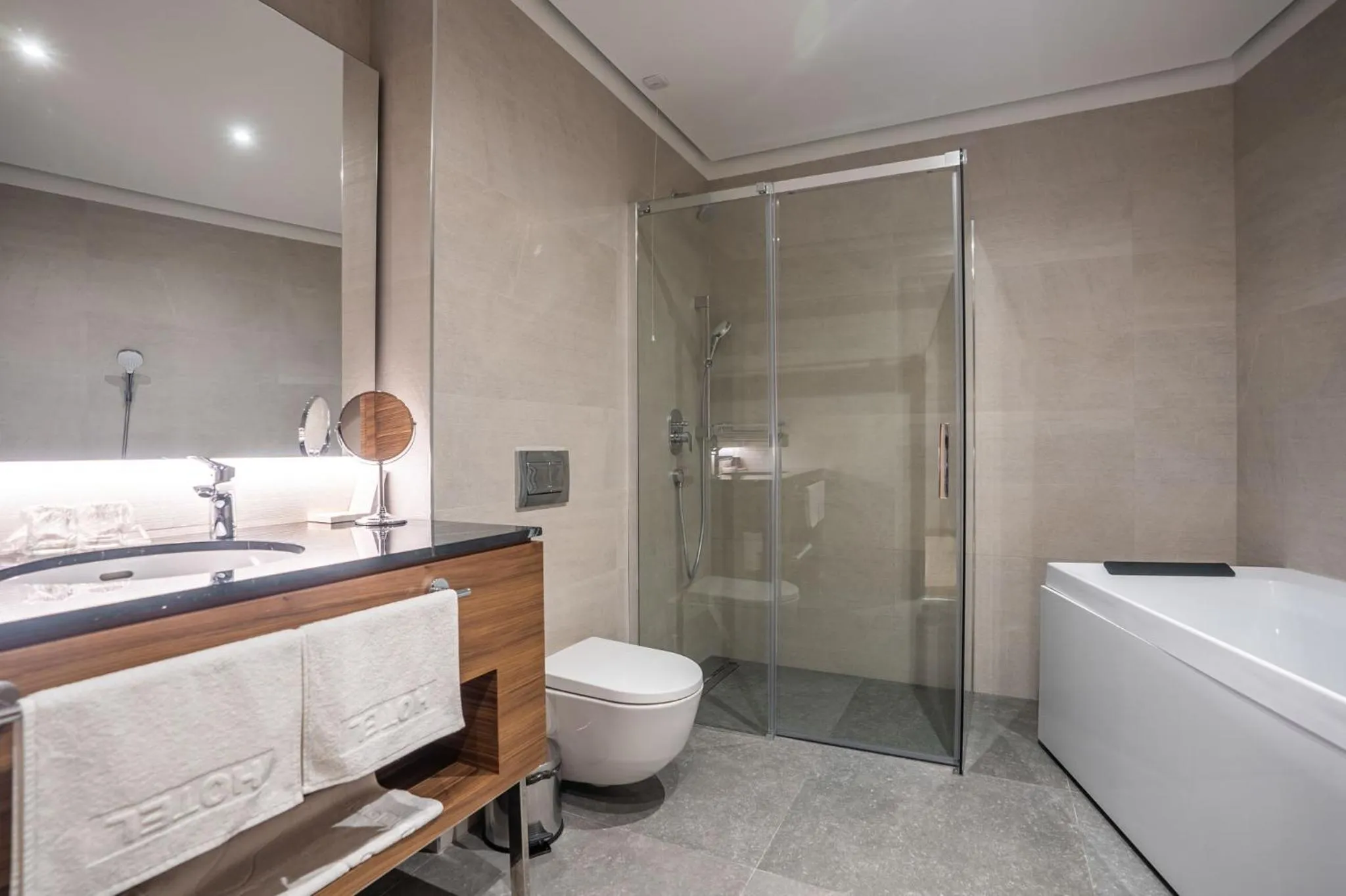 Bathroom in Hotel Tonanti