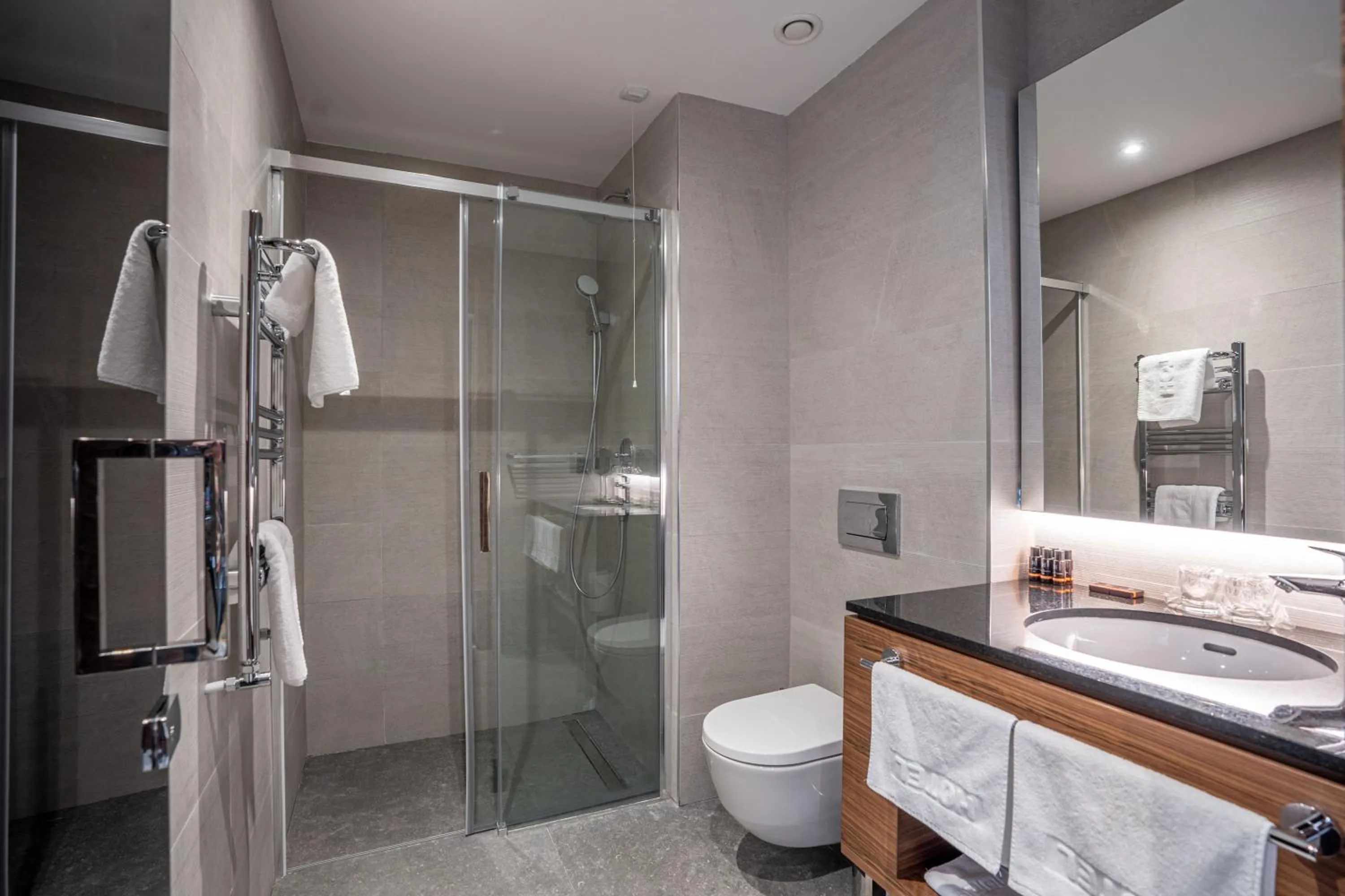 Bathroom in Hotel Tonanti