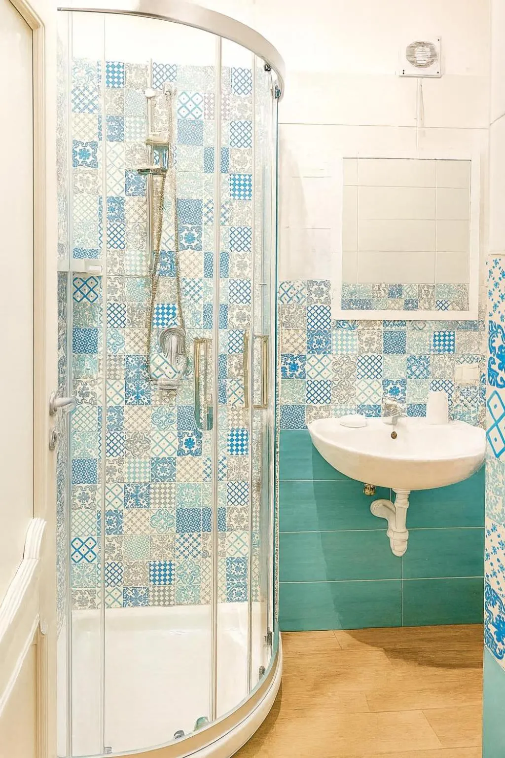 Shower in Villa Antonietta Ischia