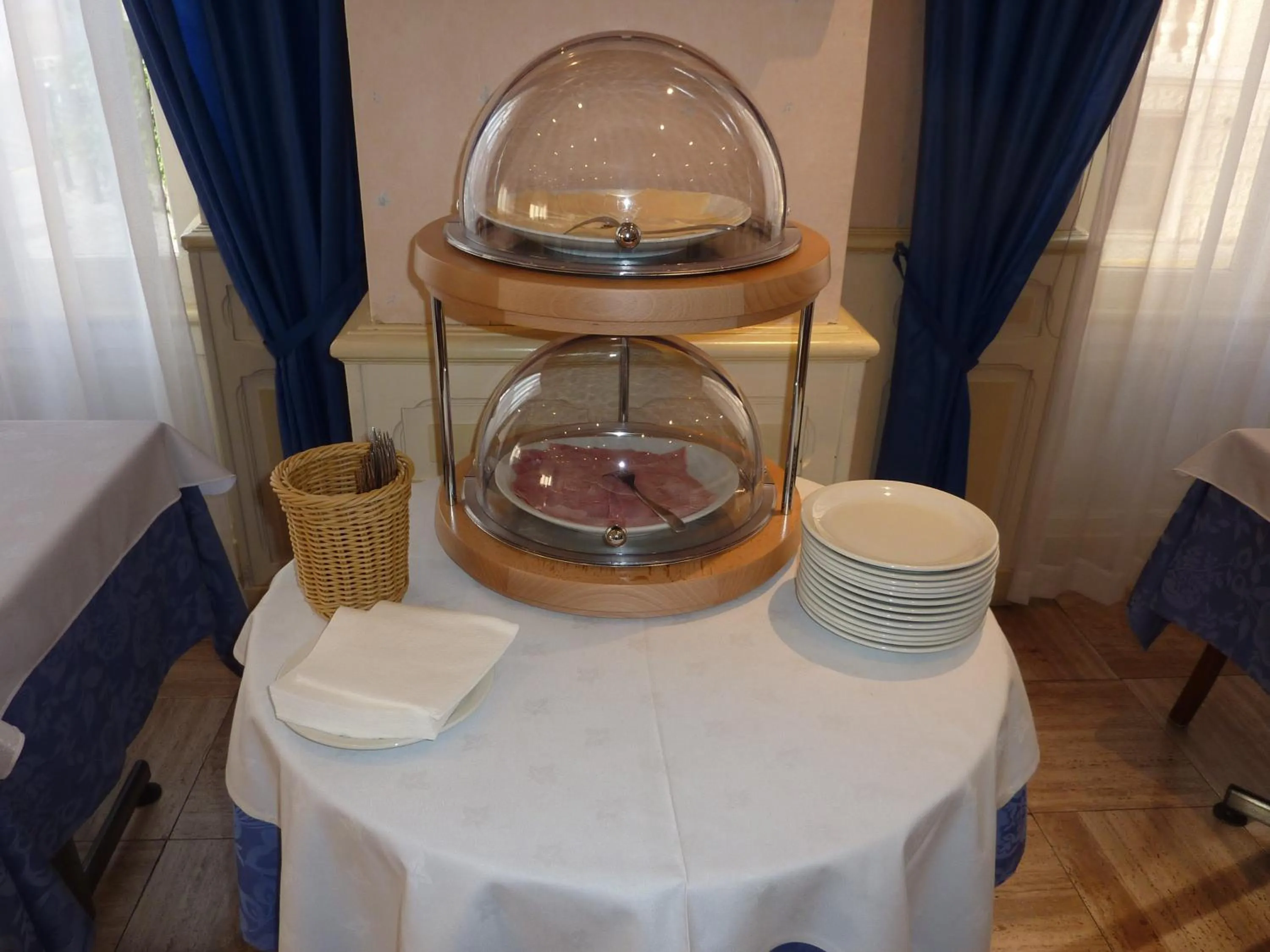 Restaurant/places to eat in Cit'Hotel de La Vallée