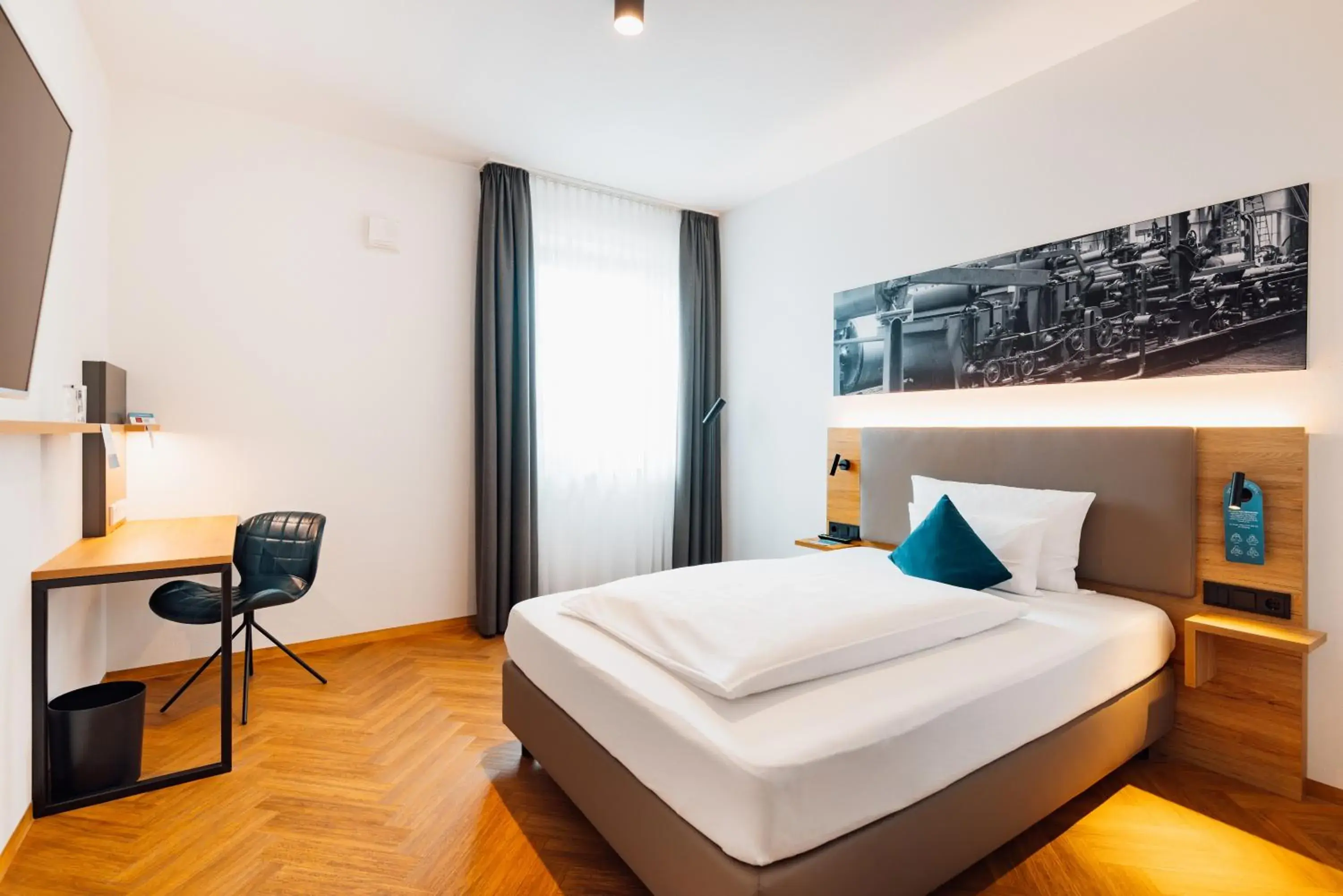 Budget Double Room in ECOME Hotel Budget Double Room in ECOME Hotel