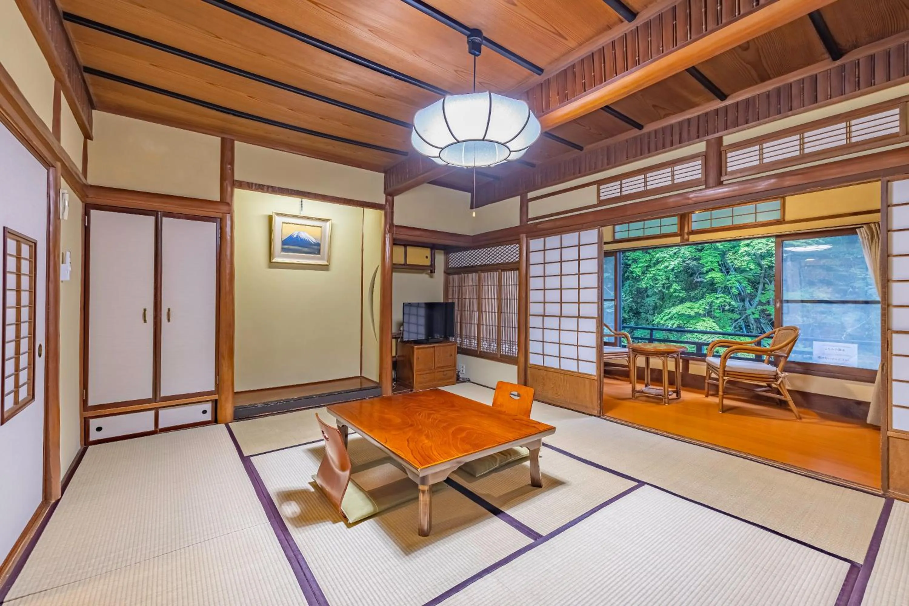 Living room in Ichinoyu Honkan