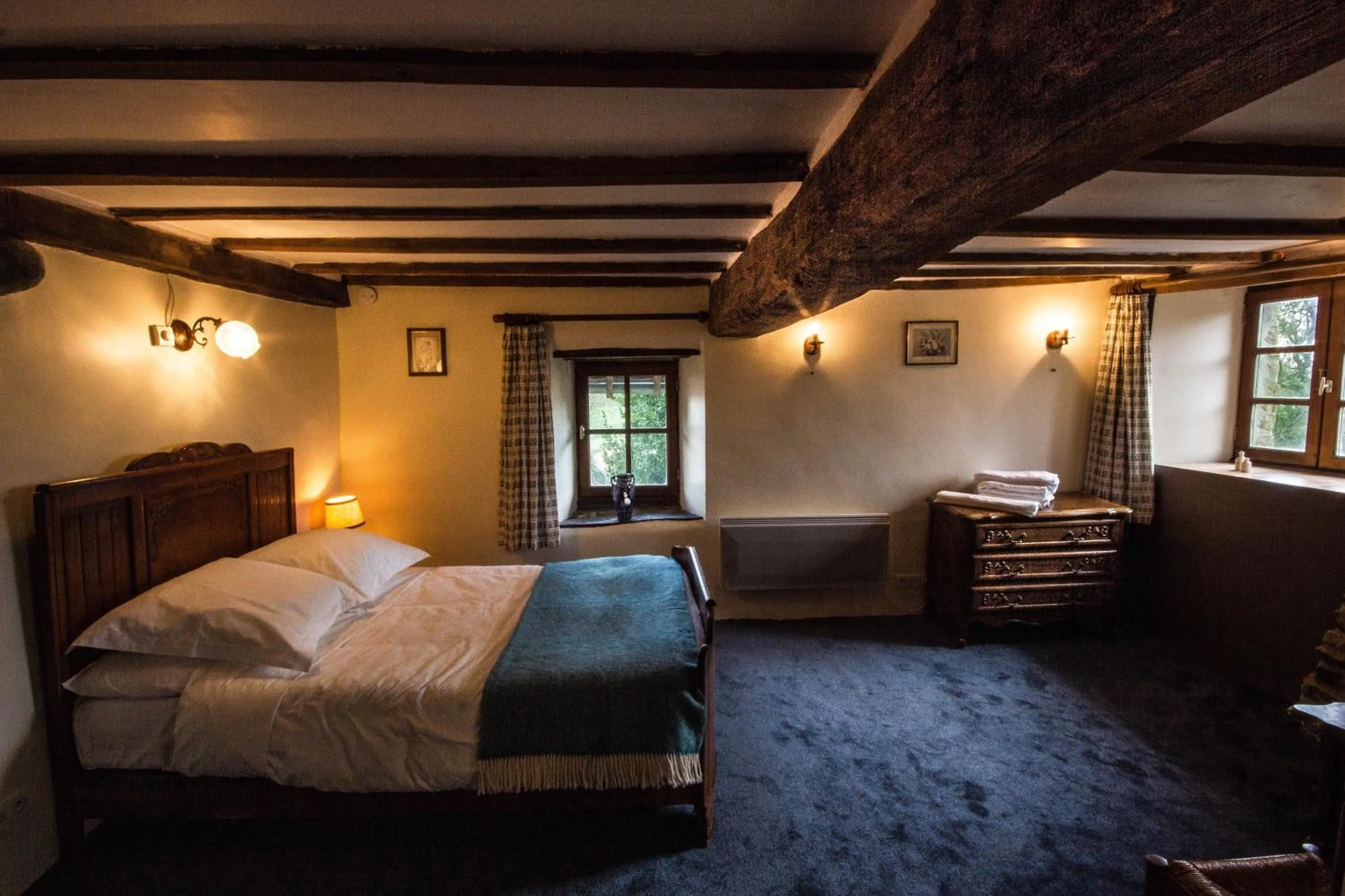 Photo of the whole room, Bed in Les Quatre Siècles