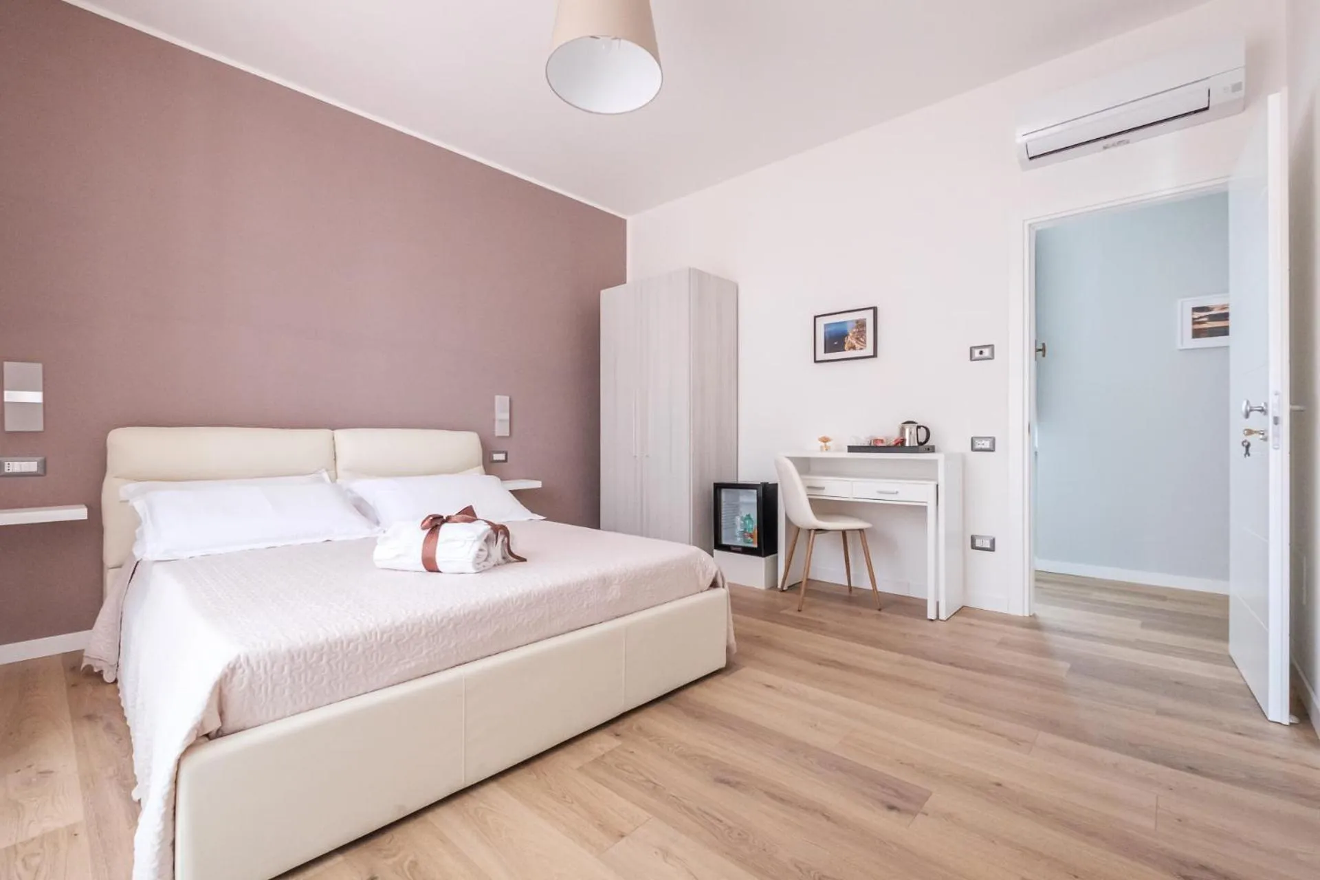 Photo of the whole room, Bed in B&B Terza Luna