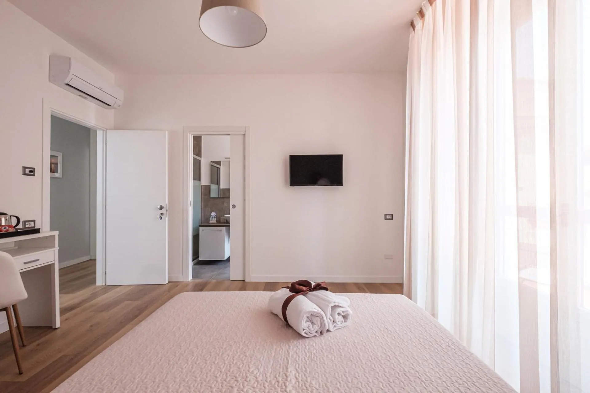 Photo of the whole room, Bed in B&B Terza Luna