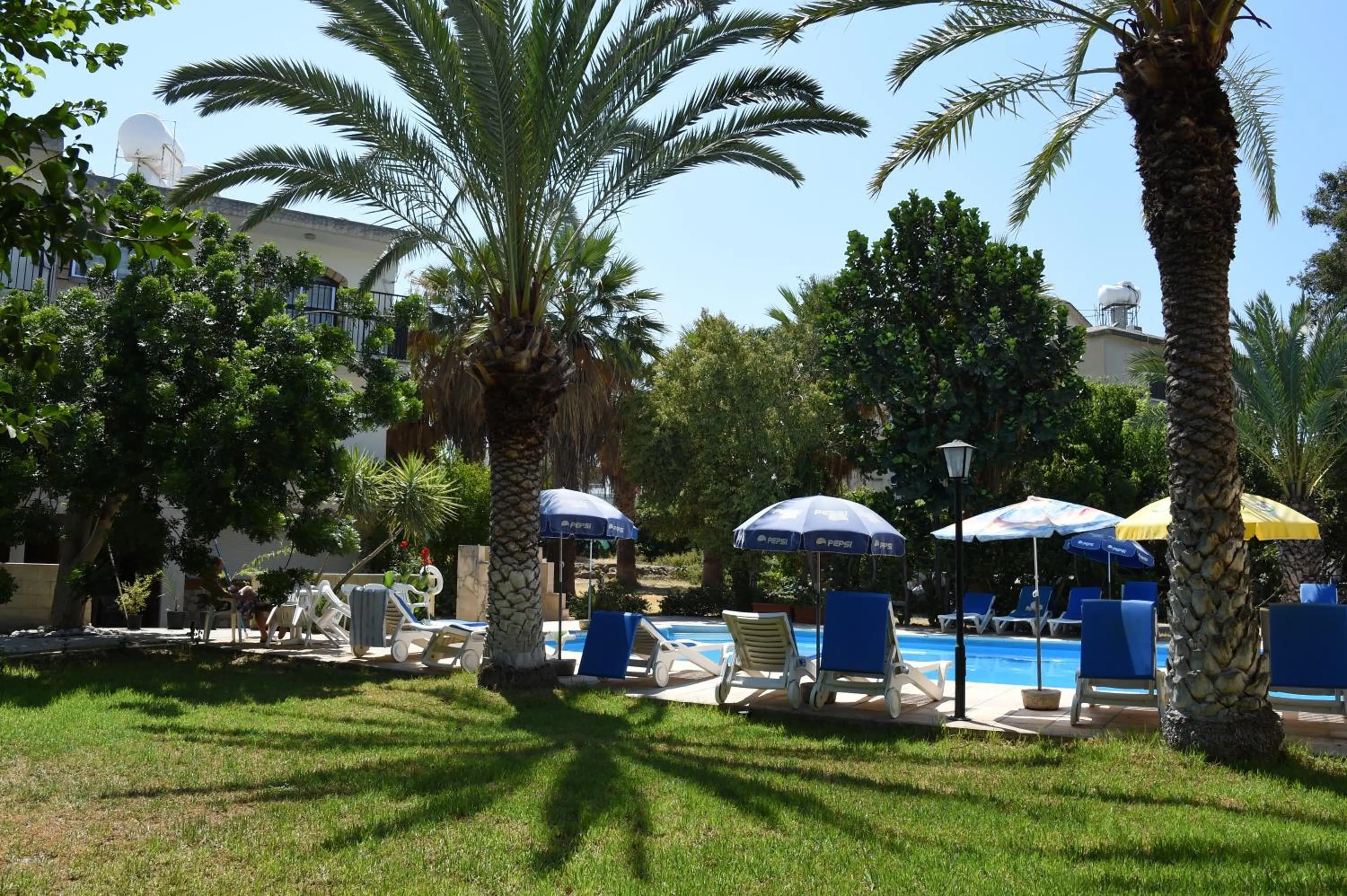 Garden in Odysseas & Eleni Hotel Apartments