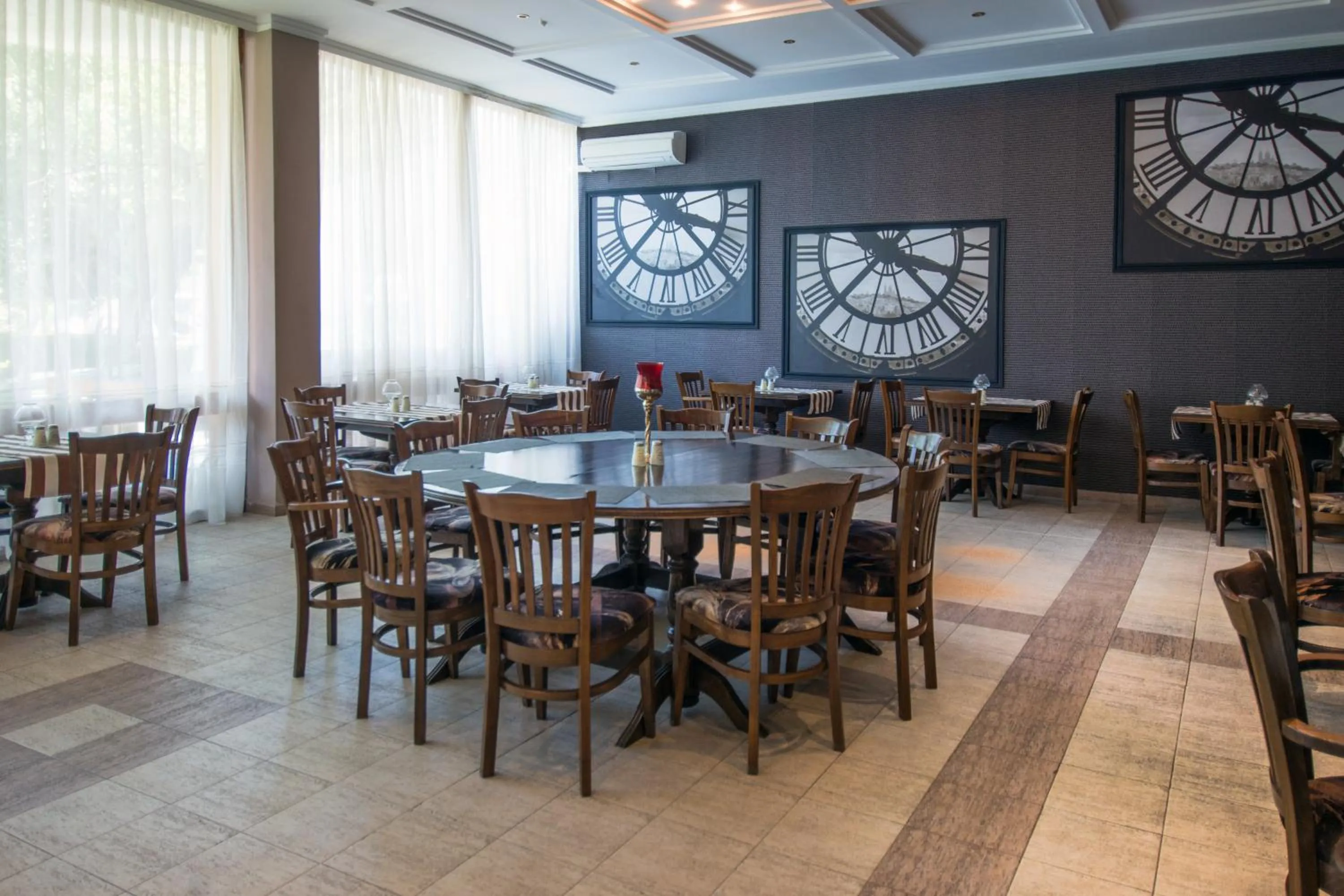 Restaurant/places to eat in Mercury Hotel- All Inclusive