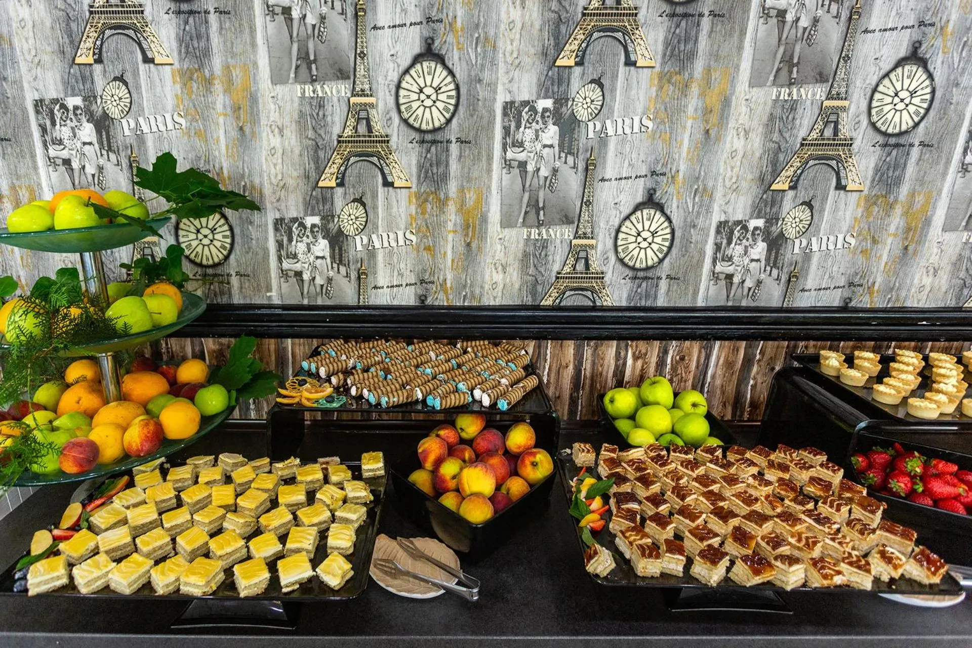 Restaurant/places to eat in Mercury Hotel- All Inclusive