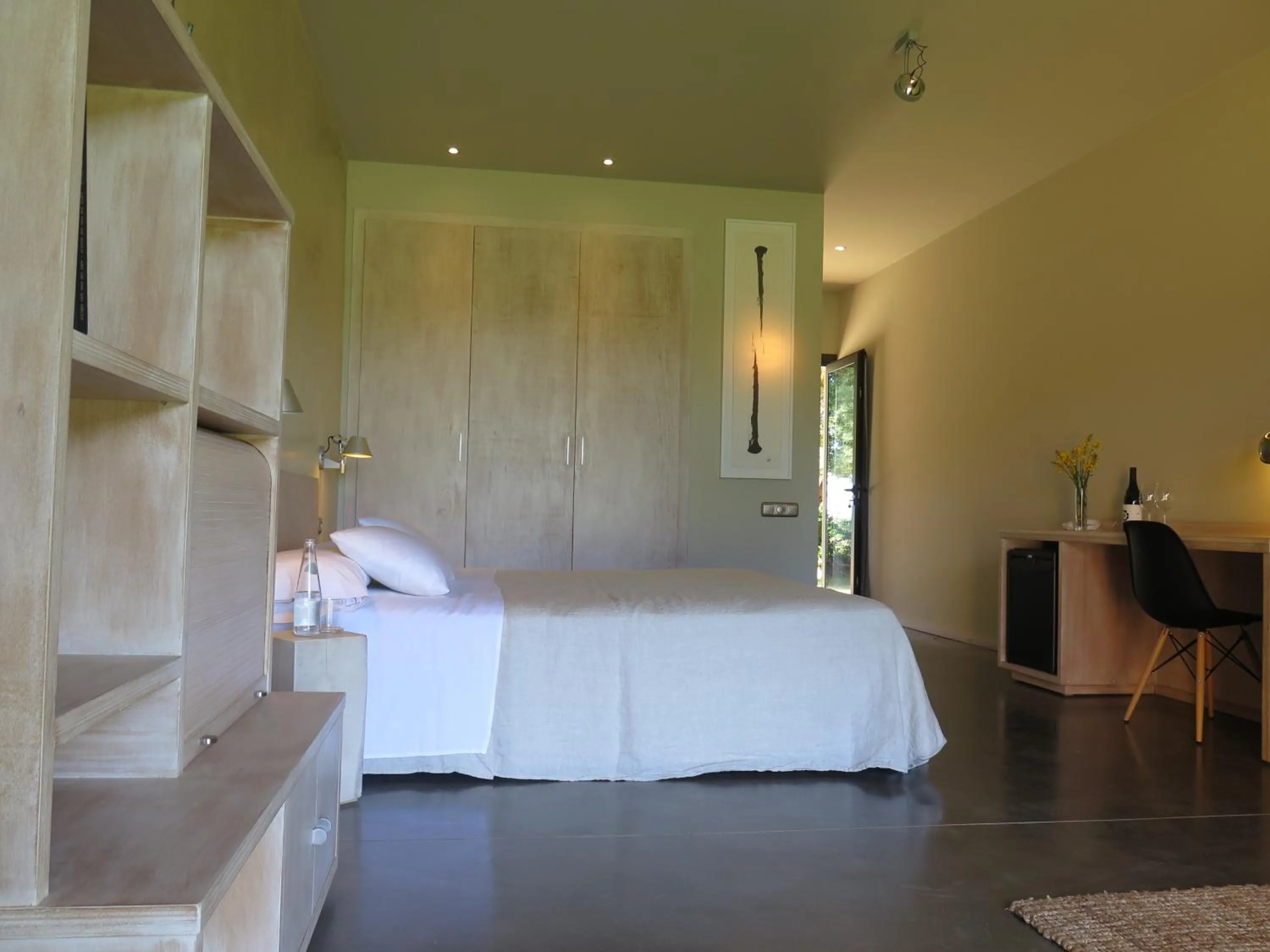 Photo of the whole room, Bed in Hotel Fundació L'Olivar