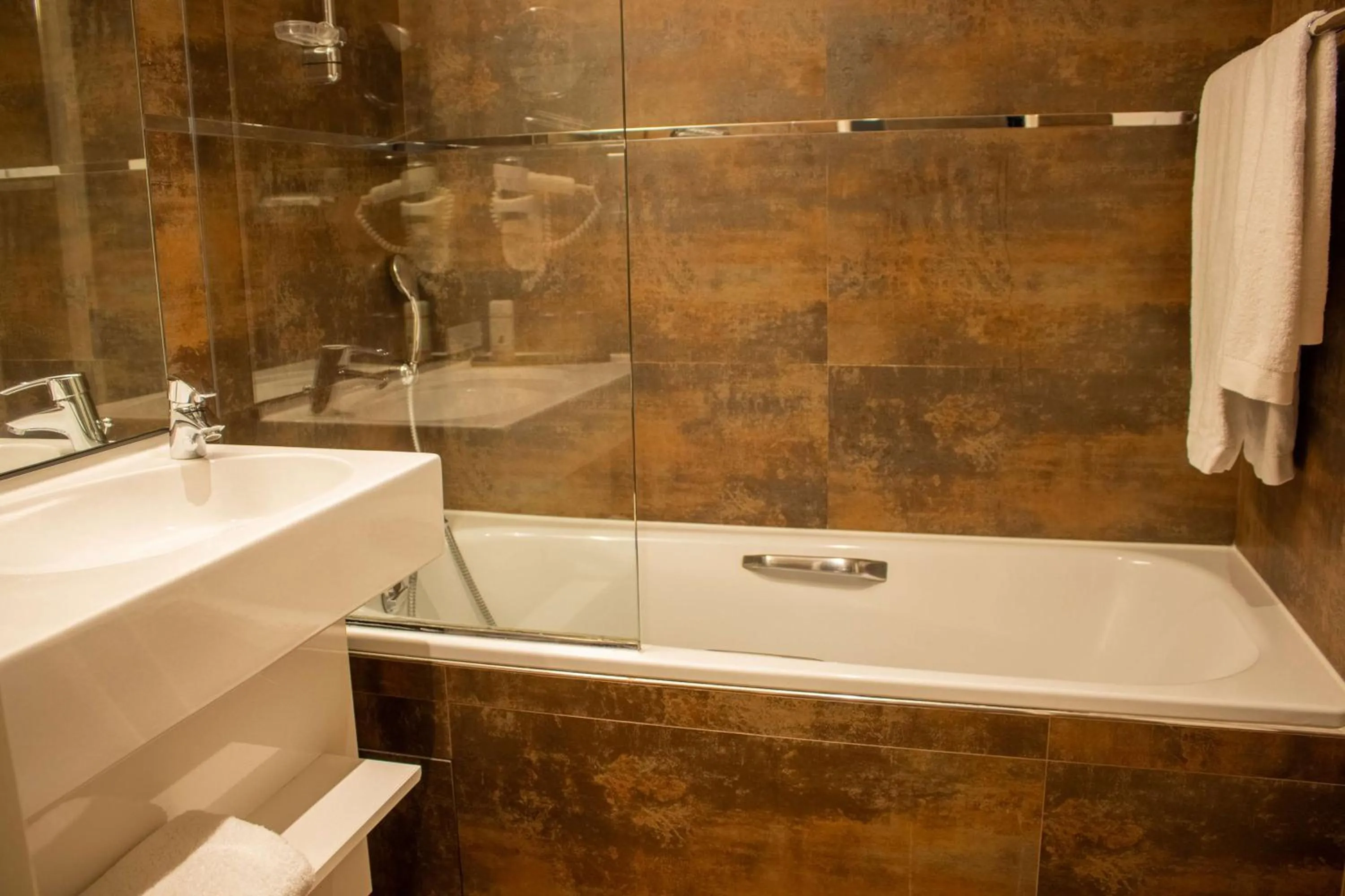 Bathroom in Best Western Plus Le Moderne