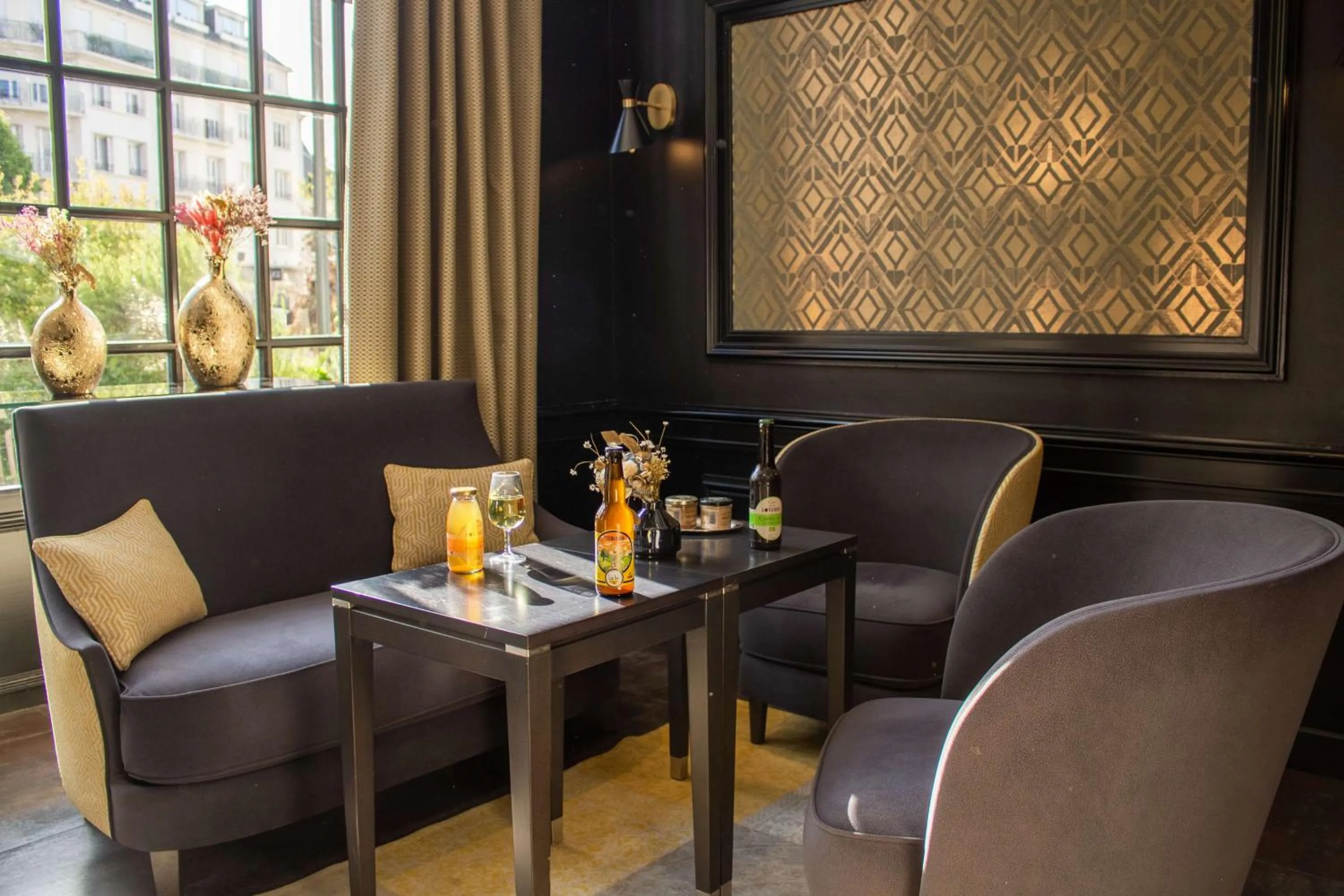 Lounge or bar in Best Western Plus Le Moderne