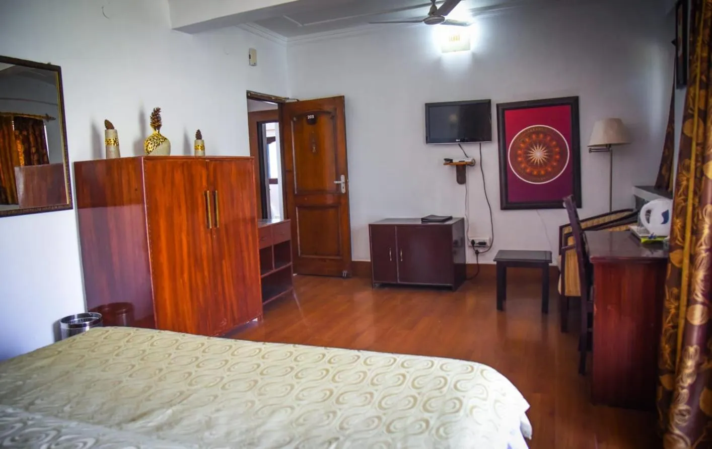 Bed in Dragon I Resorts