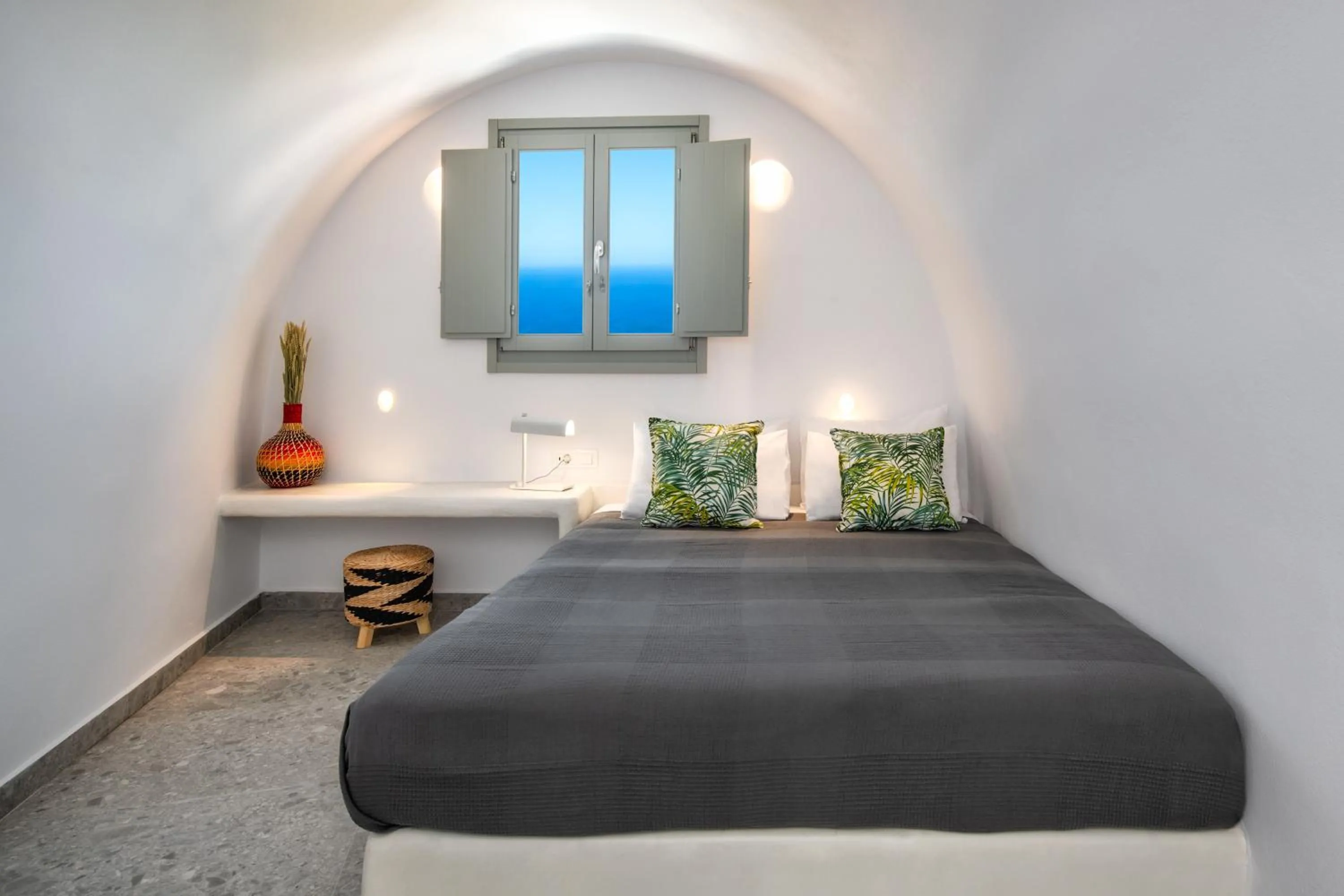 Bedroom, Bed in Seven Suites