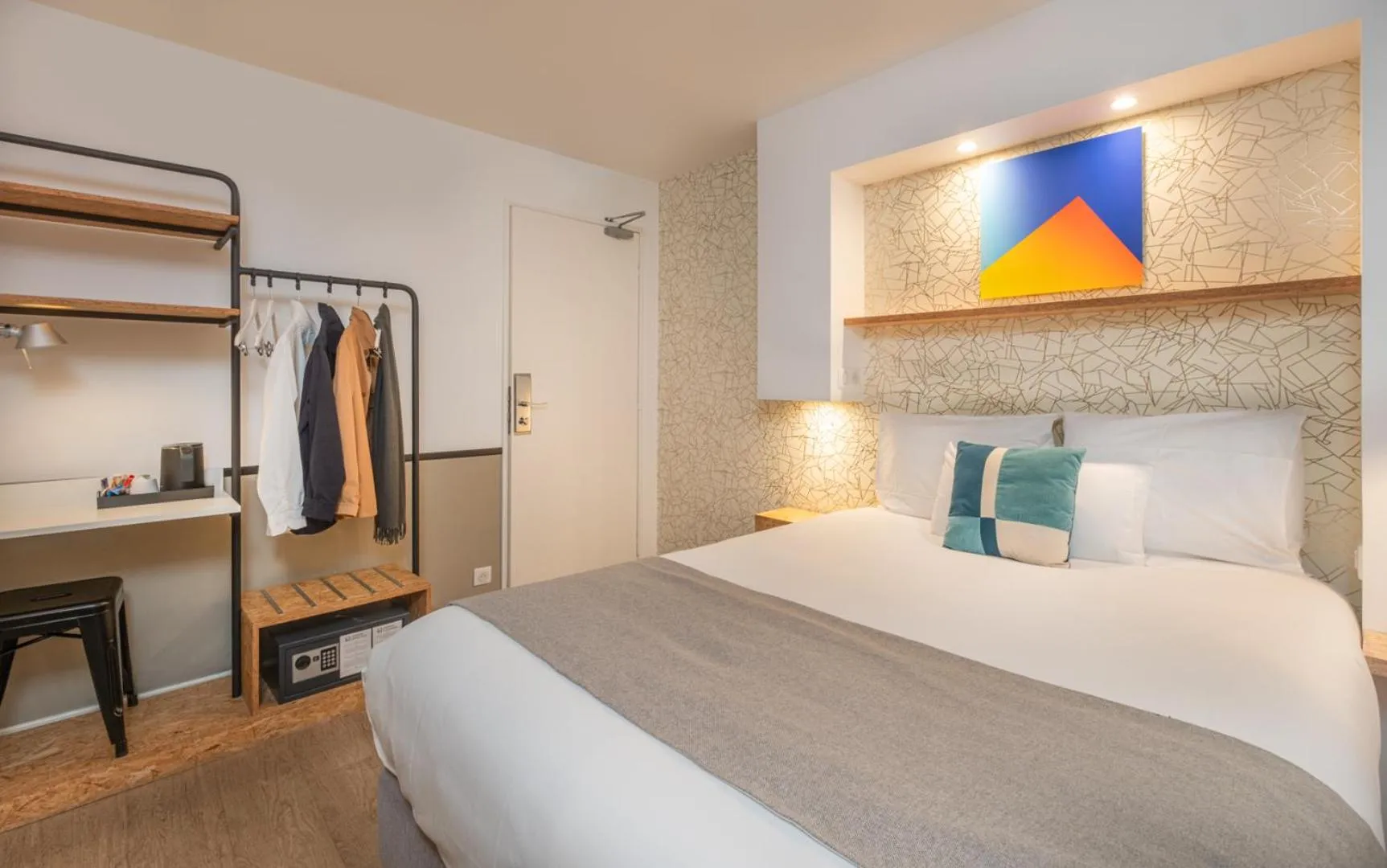 Bedroom, Bed in Hotel Izzy