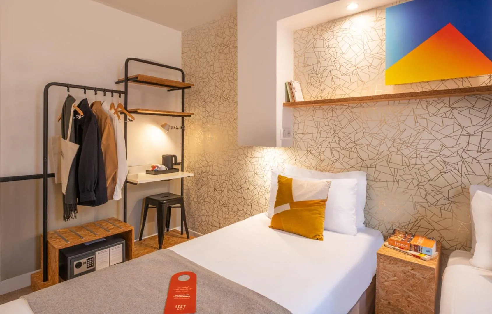 Bedroom, Bed in Hotel Izzy