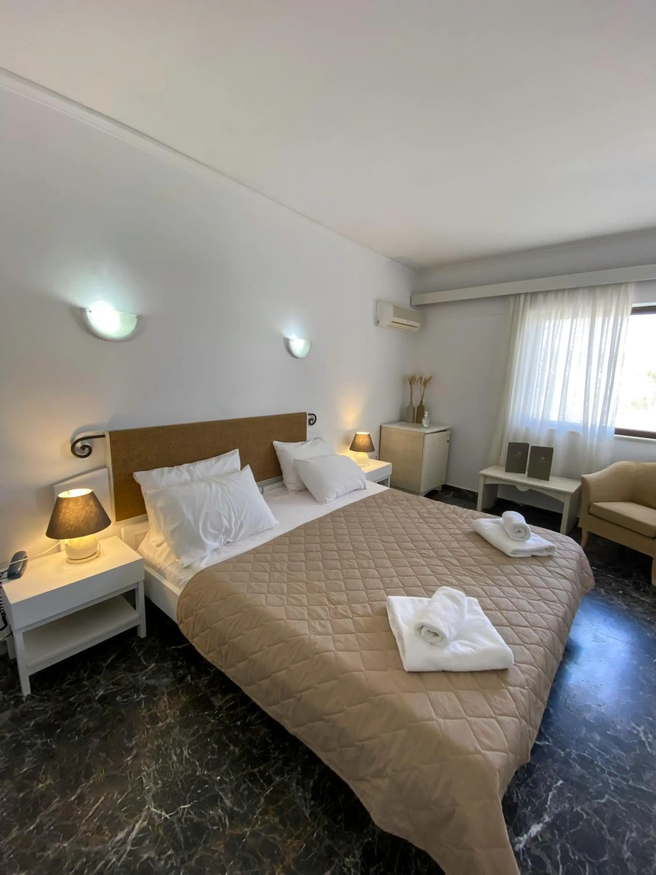 Bed in Aeolos Bay Tinos