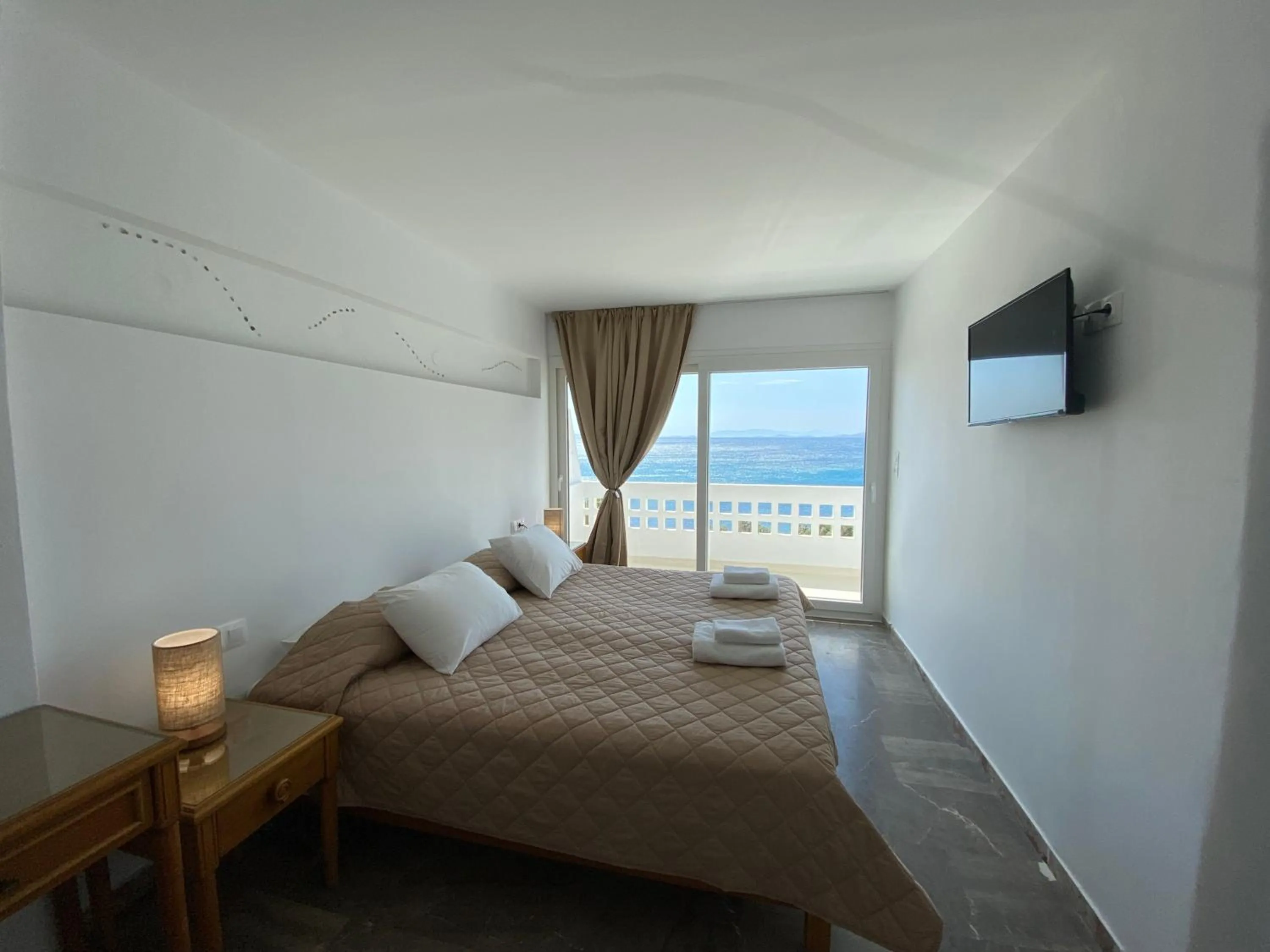 Bed in Aeolos Bay Tinos