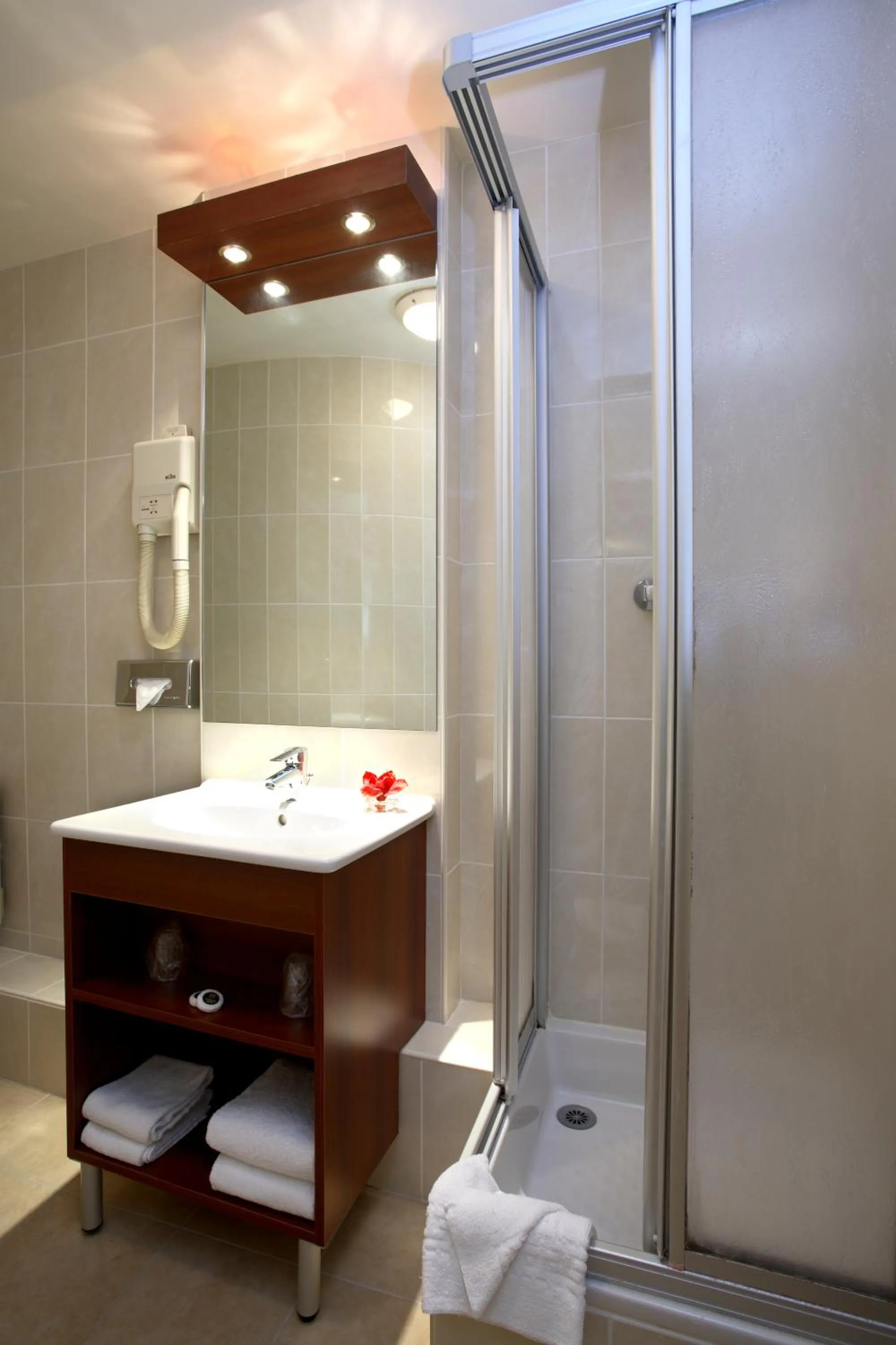 Bathroom in Dièse Hôtel Bastille