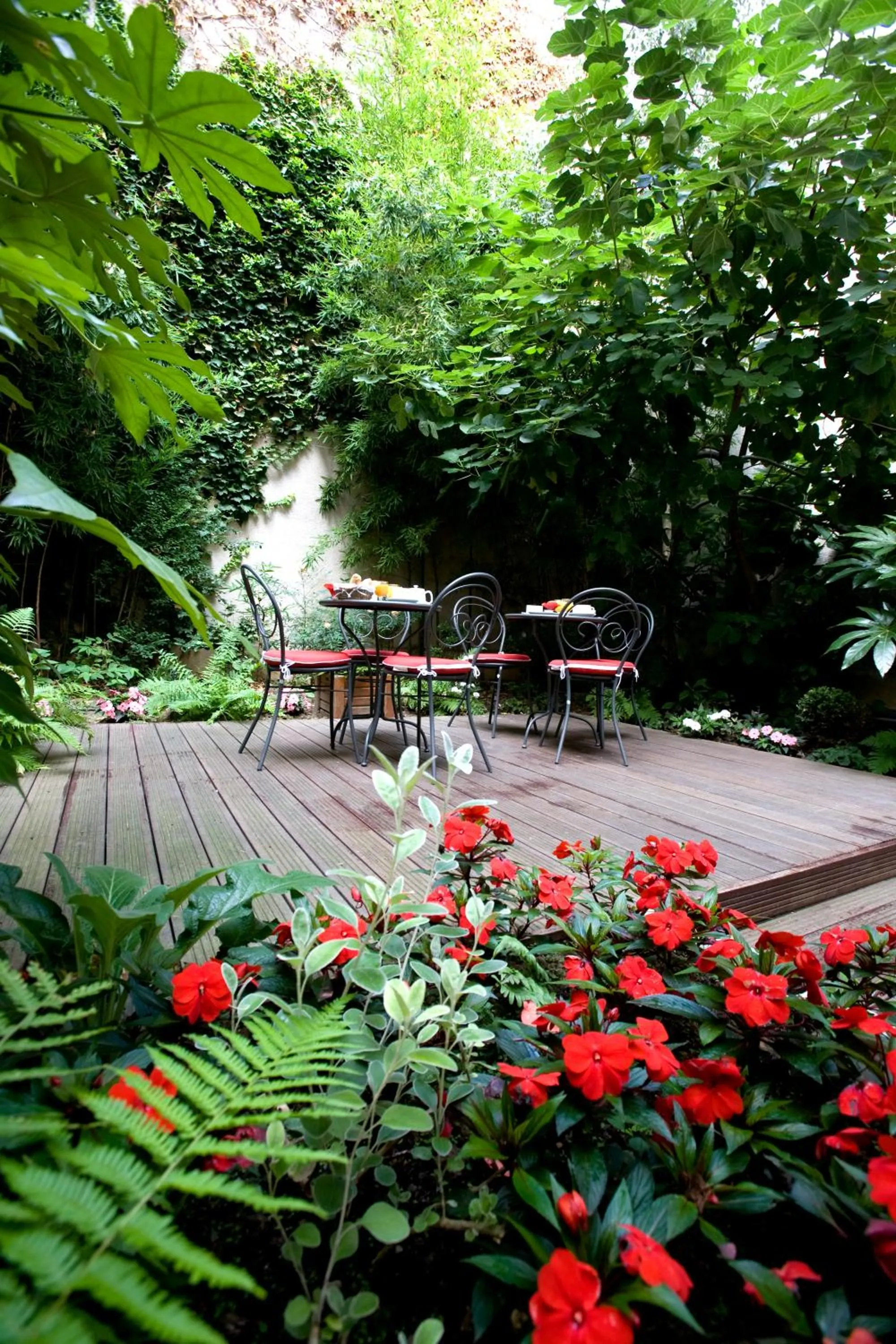 Patio in Dièse Hôtel Bastille