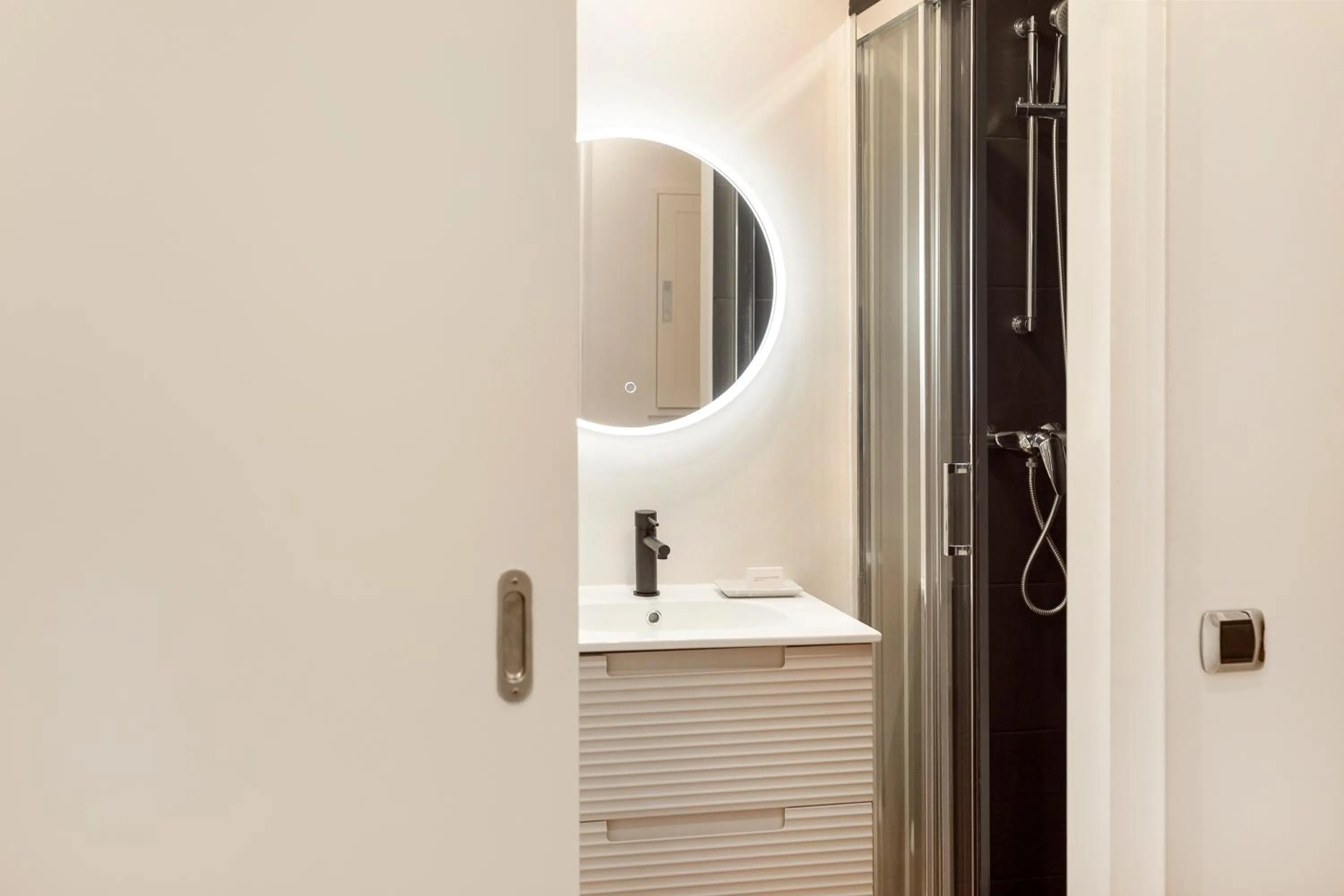 Bathroom in C211 Barcelona - Simaba Group