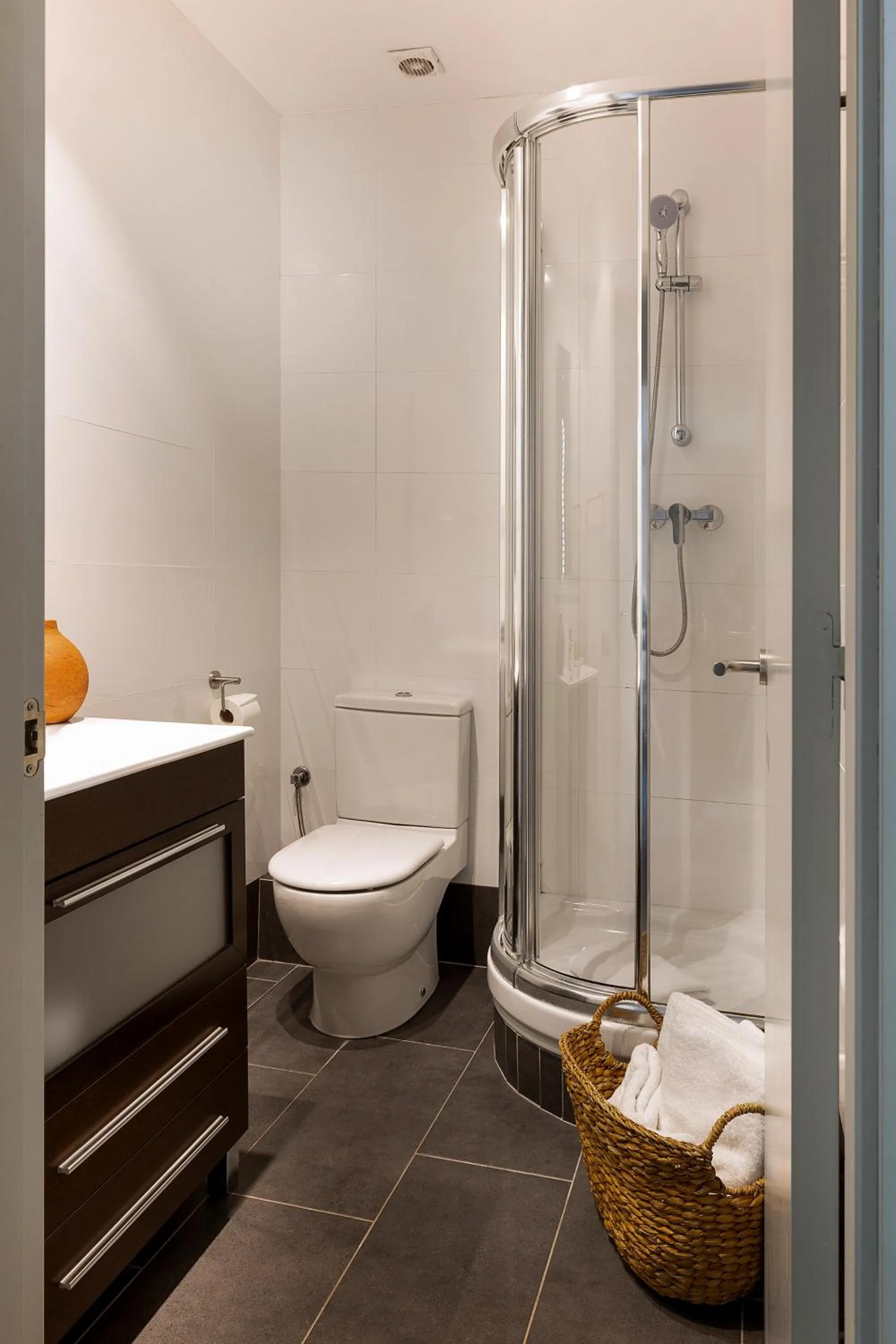Bathroom in C211 Barcelona - Simaba Group