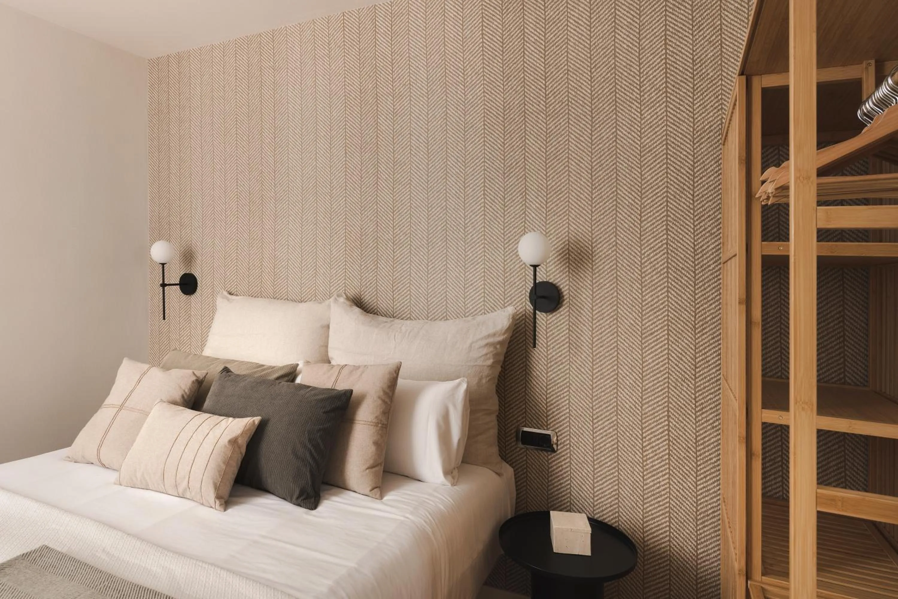 Bed in C211 Barcelona - Simaba Group