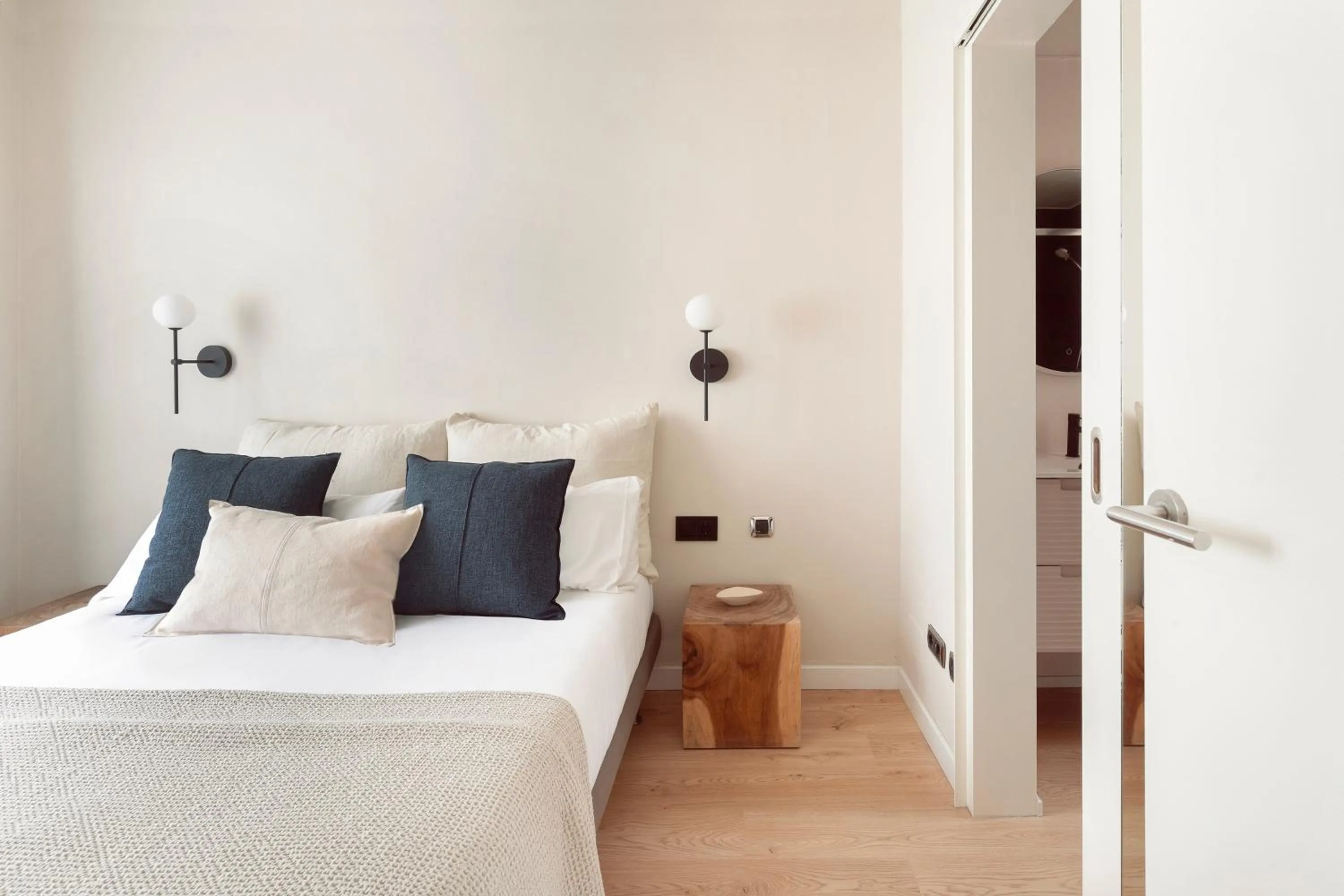 Bedroom, Bed in C211 Barcelona - Simaba Group