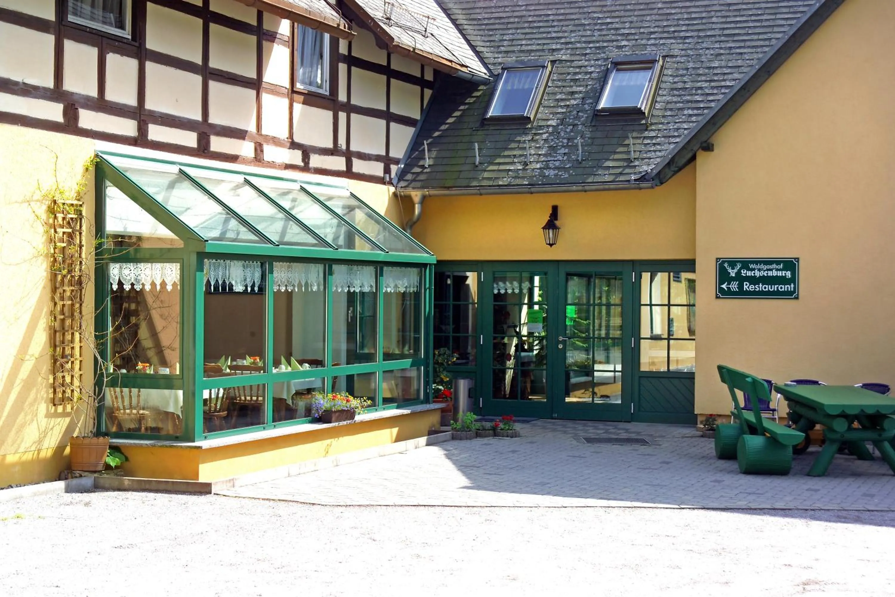 Property building in Forsthaus Luchsenburg