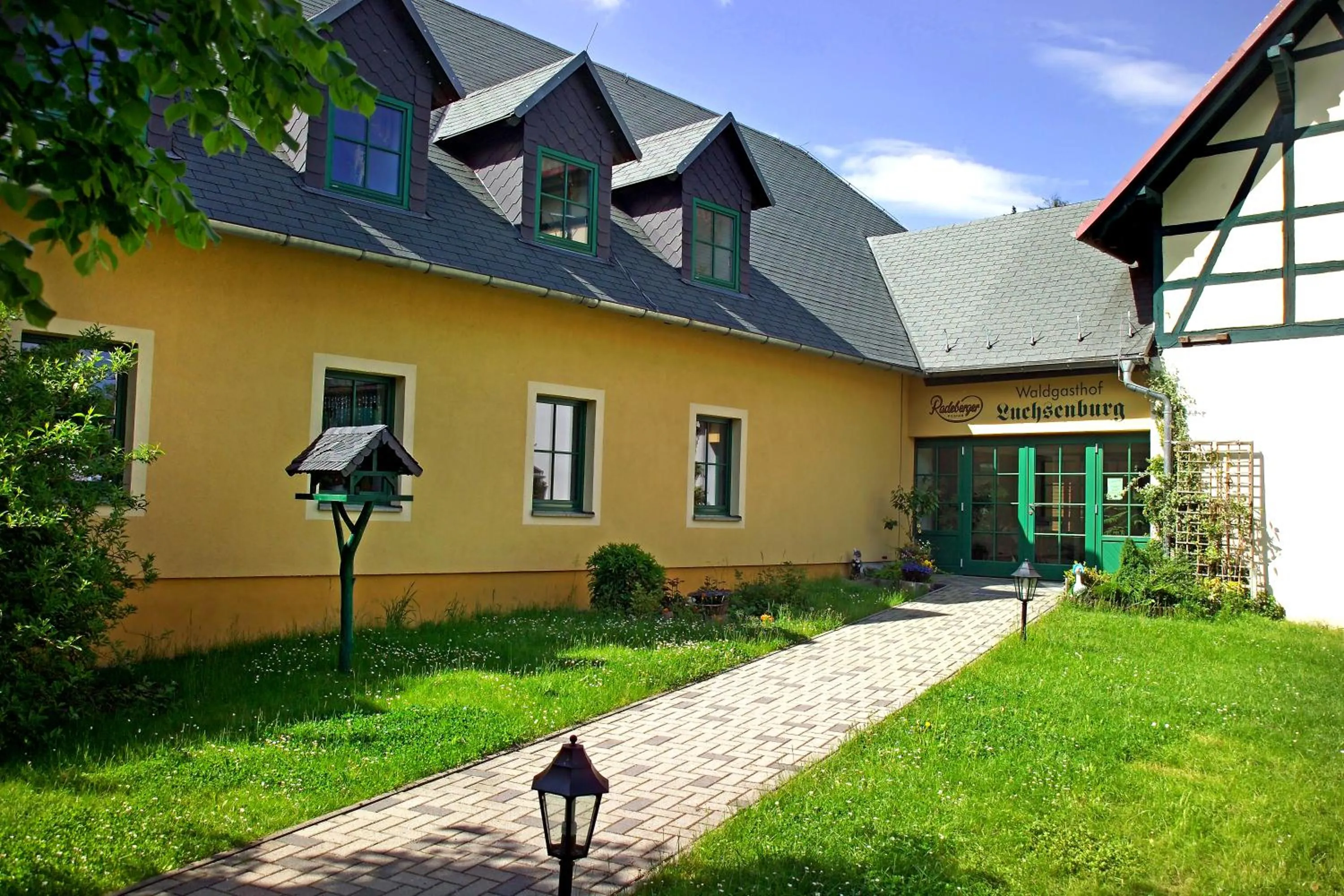 Facade/entrance in Forsthaus Luchsenburg