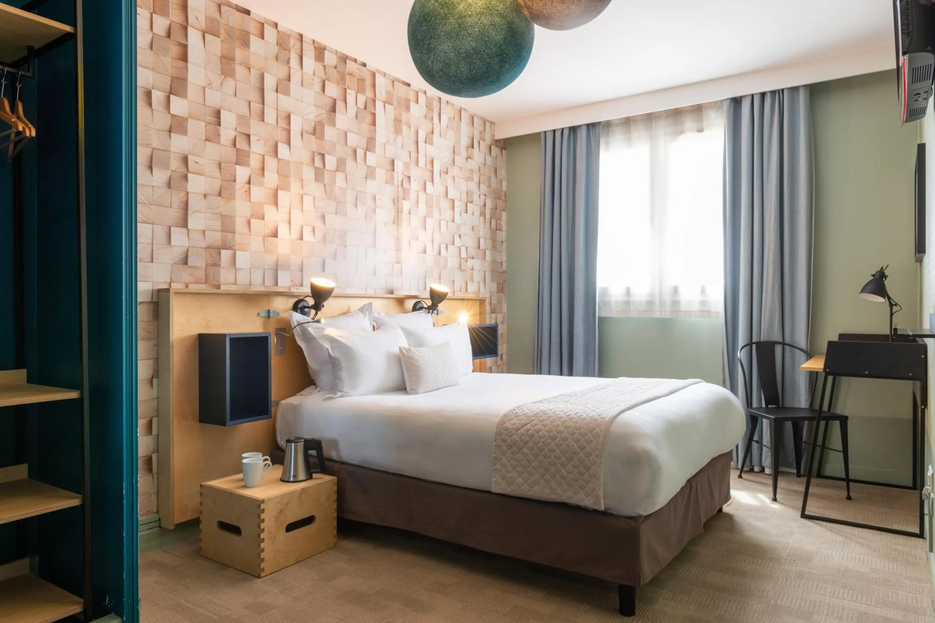 Bedroom, Bed in Hotel Bootcamp